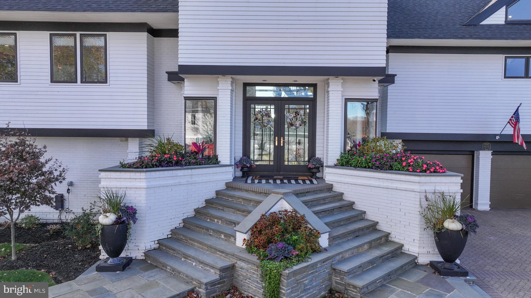 1223 CHERRY TREE LANE