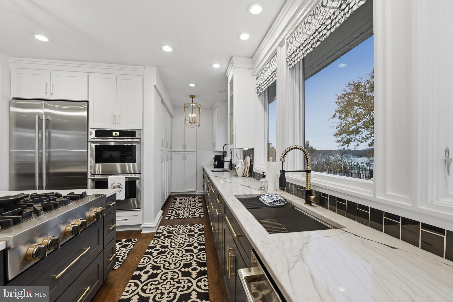 FISHING CREEK FARM - Residential