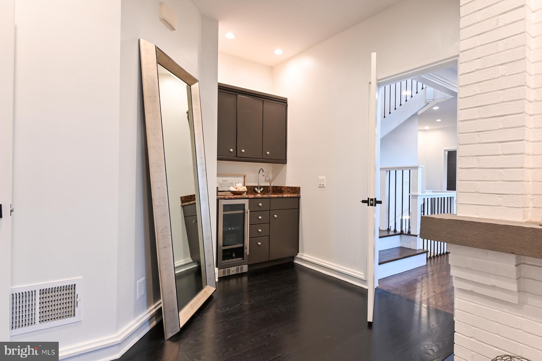 FISHING CREEK FARM - Residential