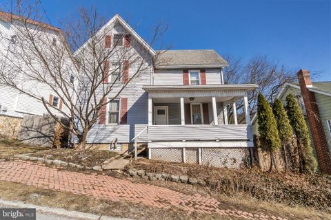 19 MARKET STREET TAMAQUA PA 18252