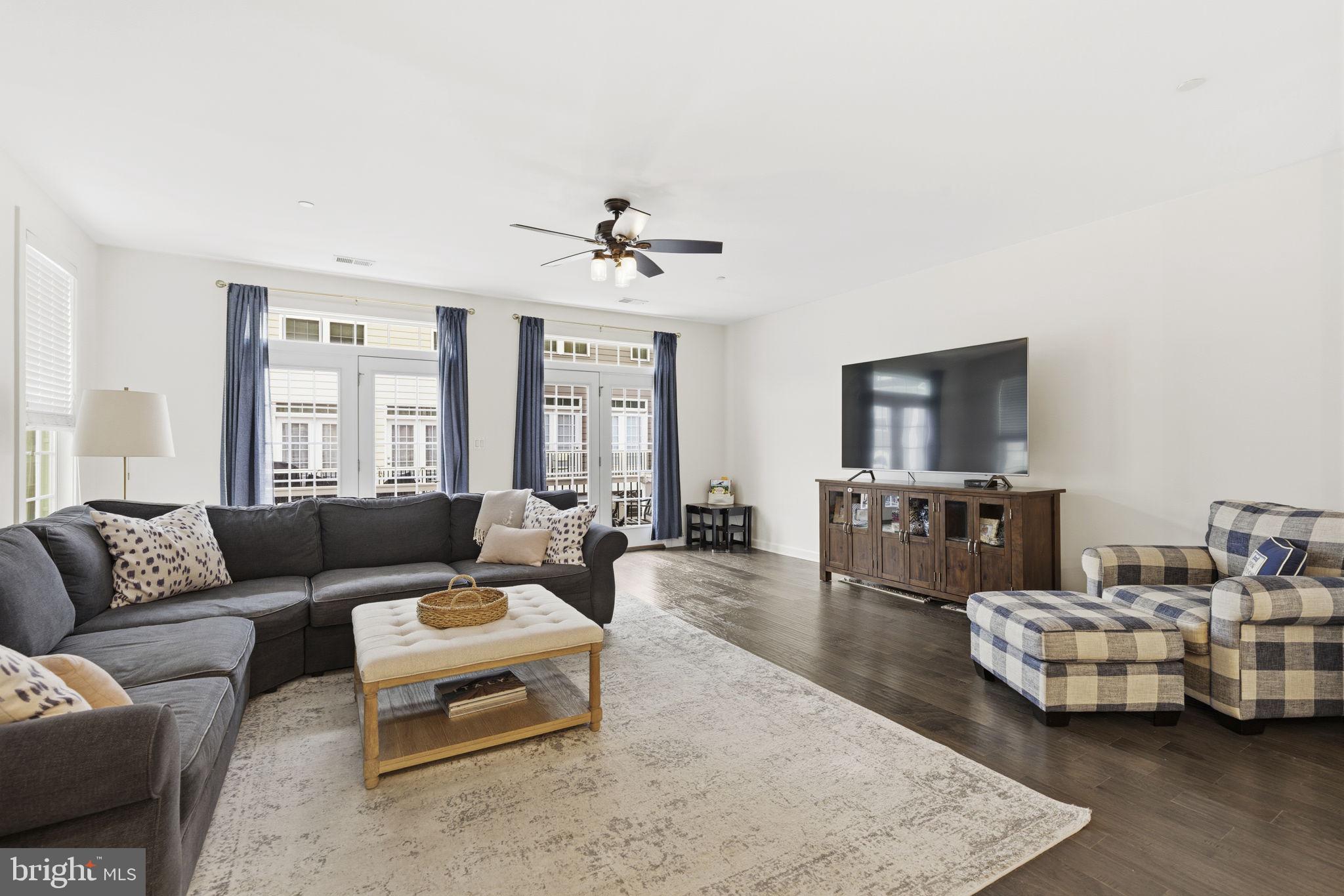 5977 GLEN WILLOW WAY