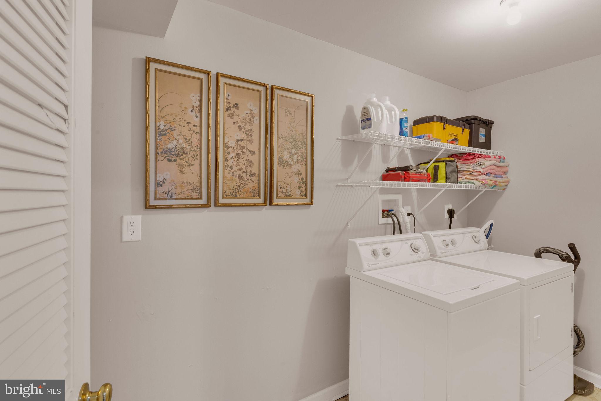 DEVON COURT - Residential