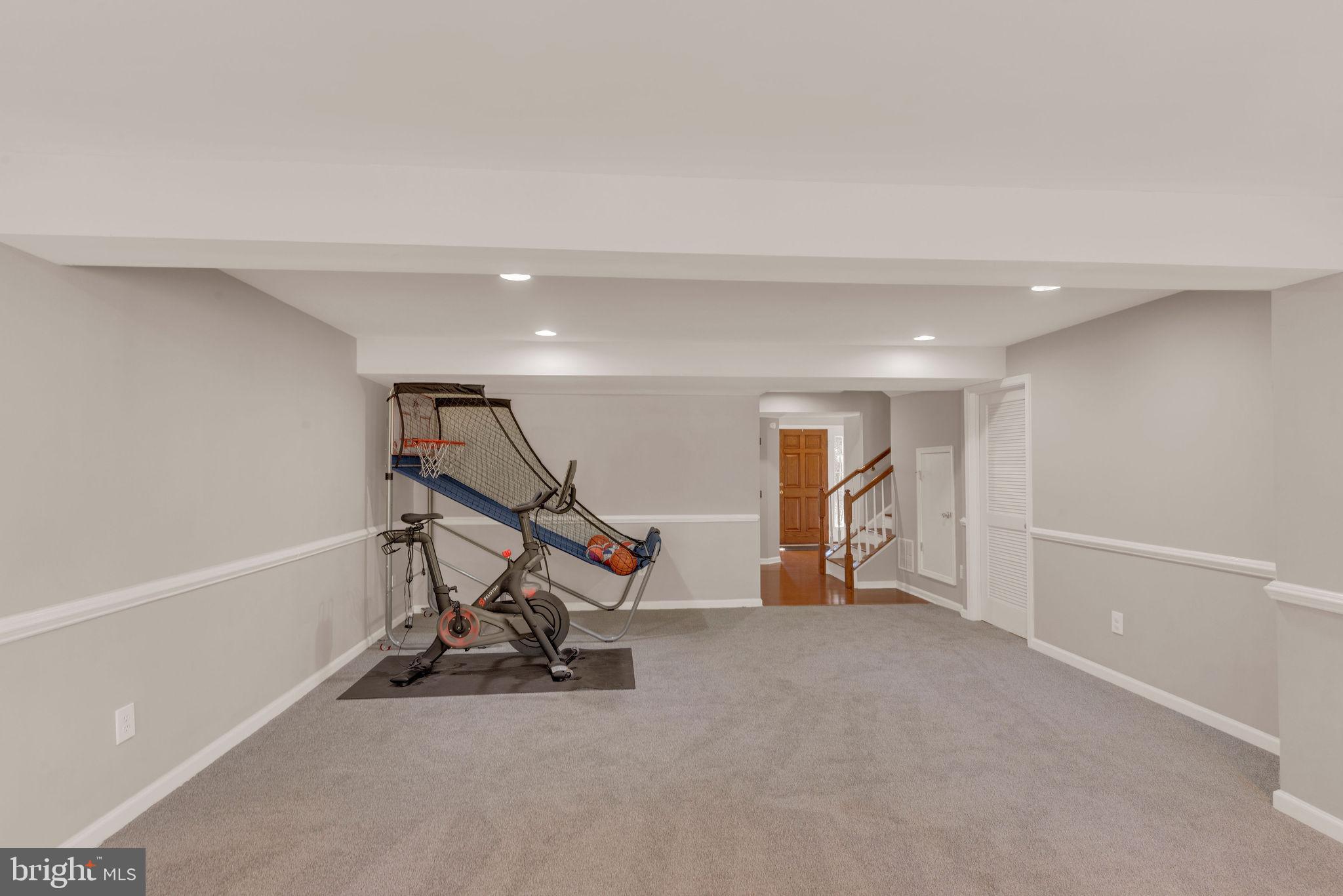 DEVON COURT - Residential