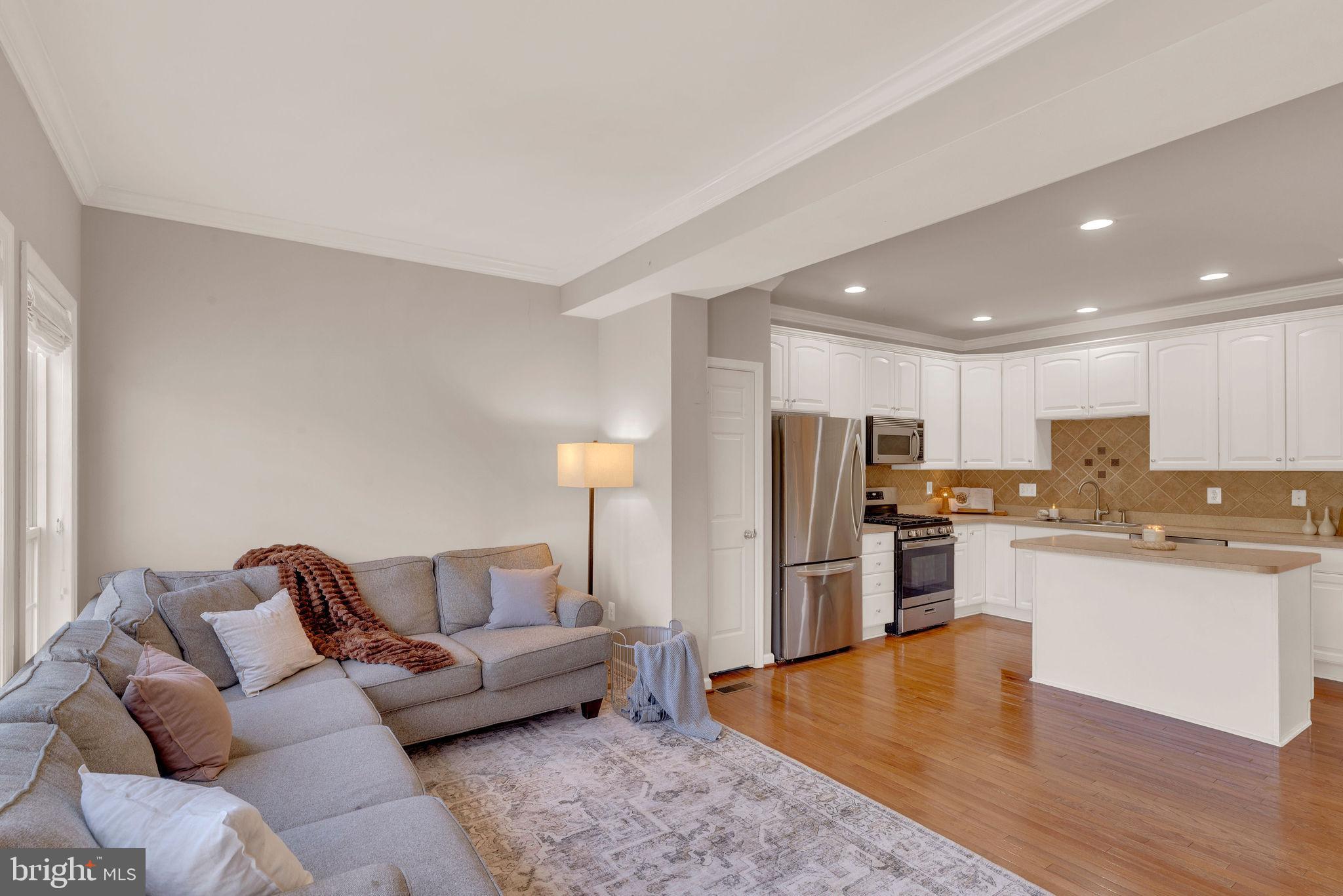 DEVON COURT - Residential