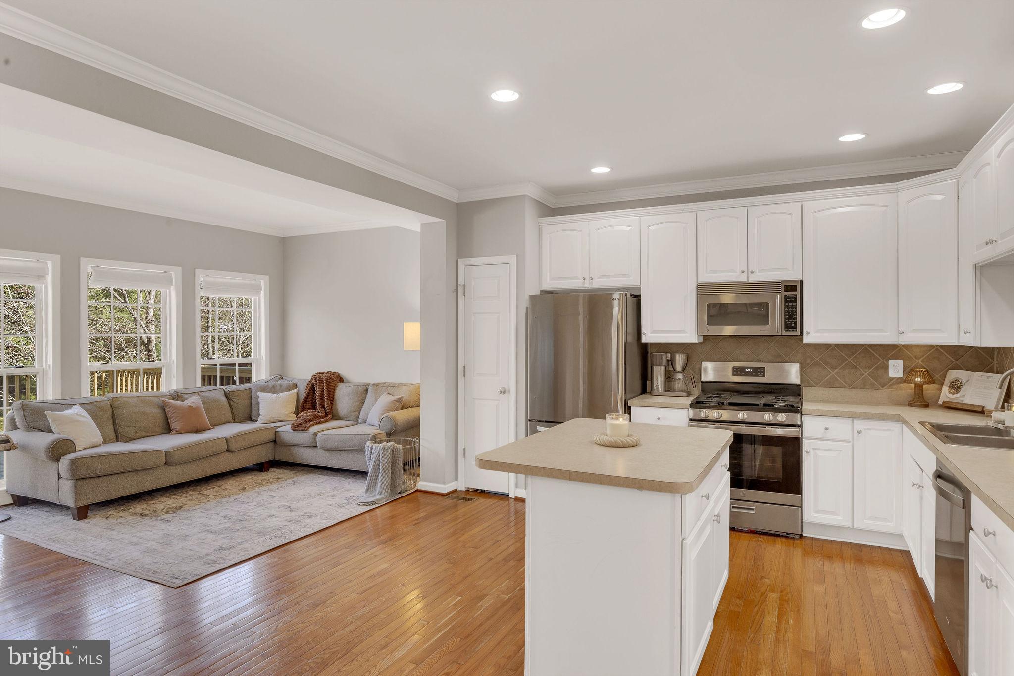 DEVON COURT - Residential