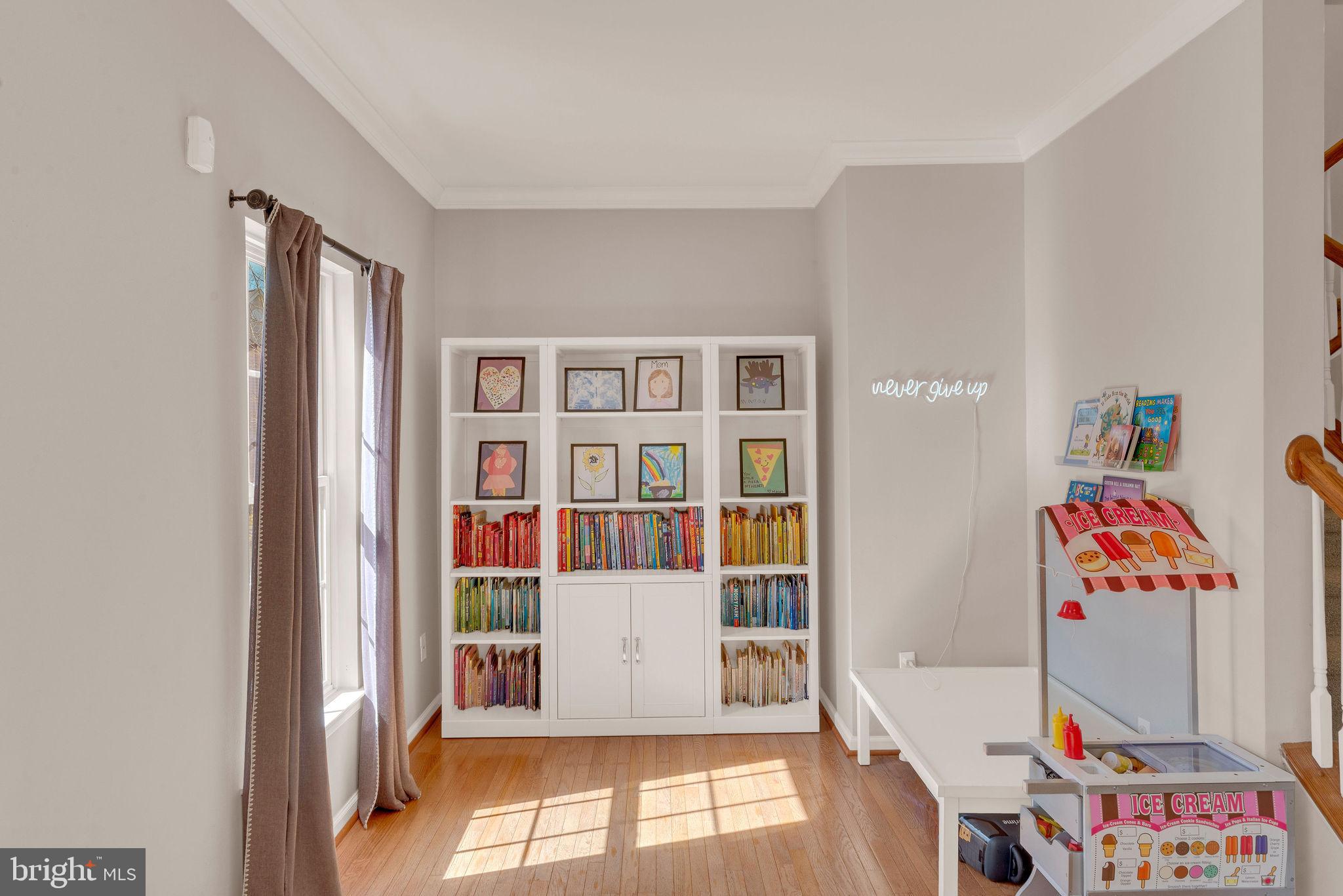 DEVON COURT - Residential