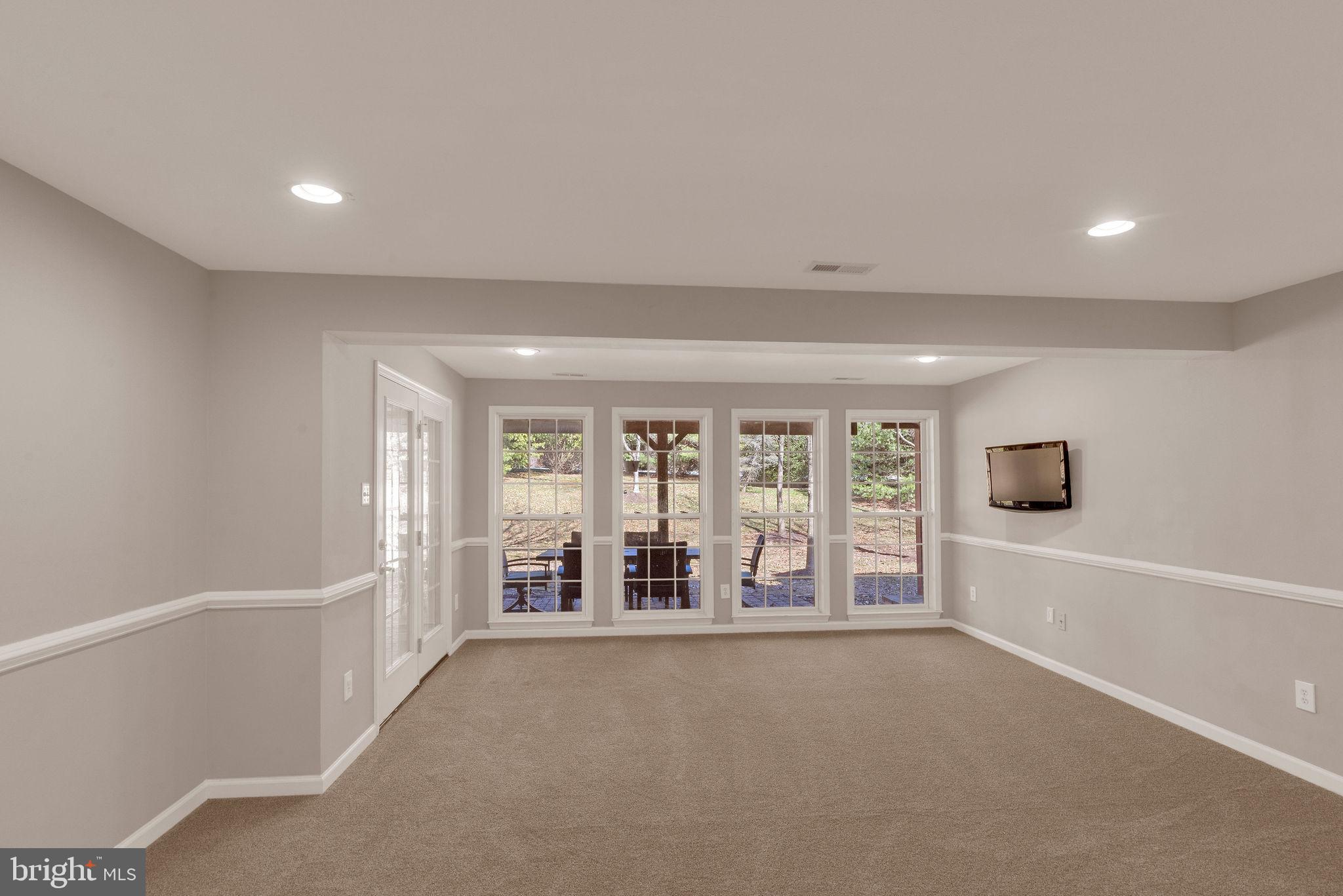 DEVON COURT - Residential