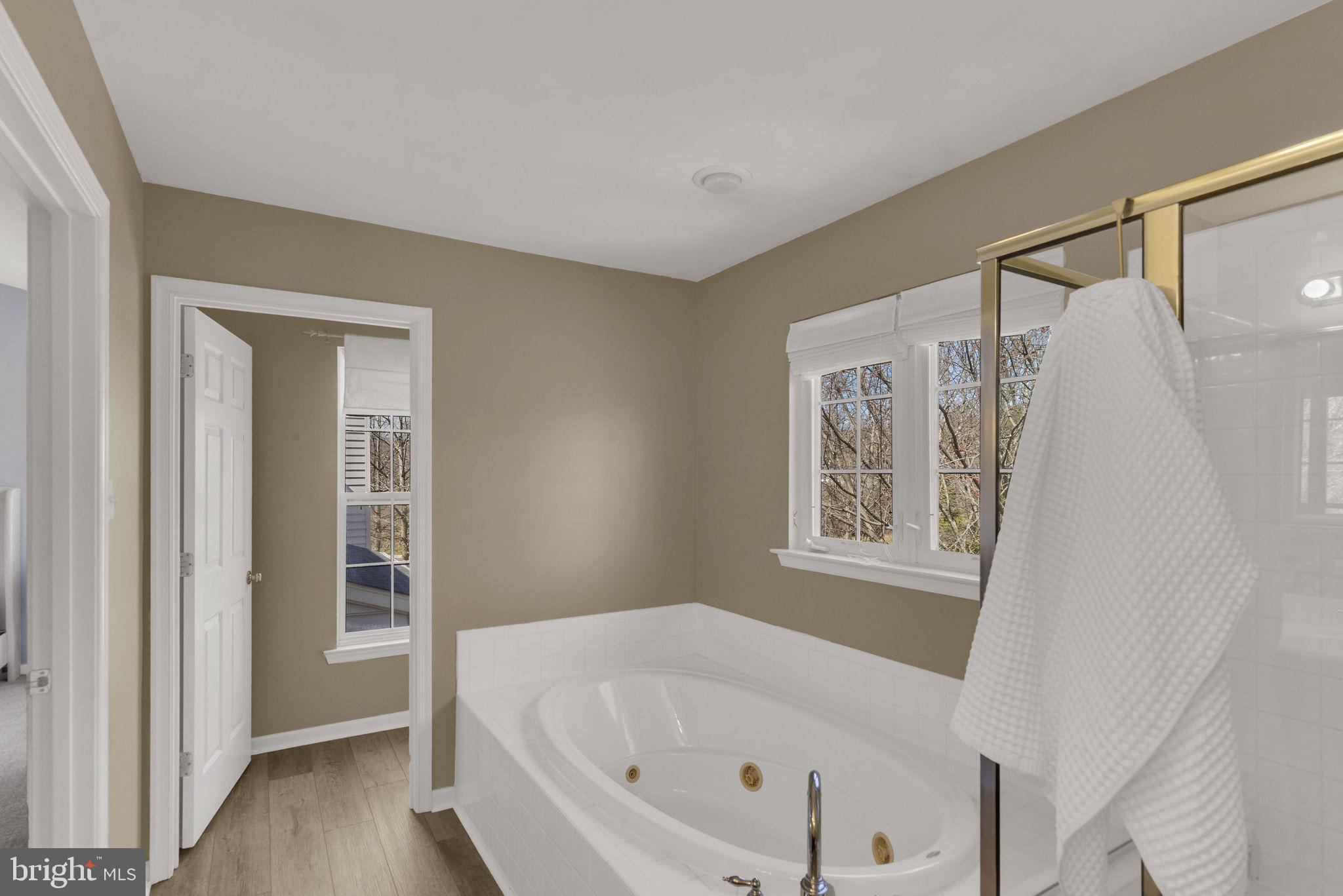 DEVON COURT - Residential