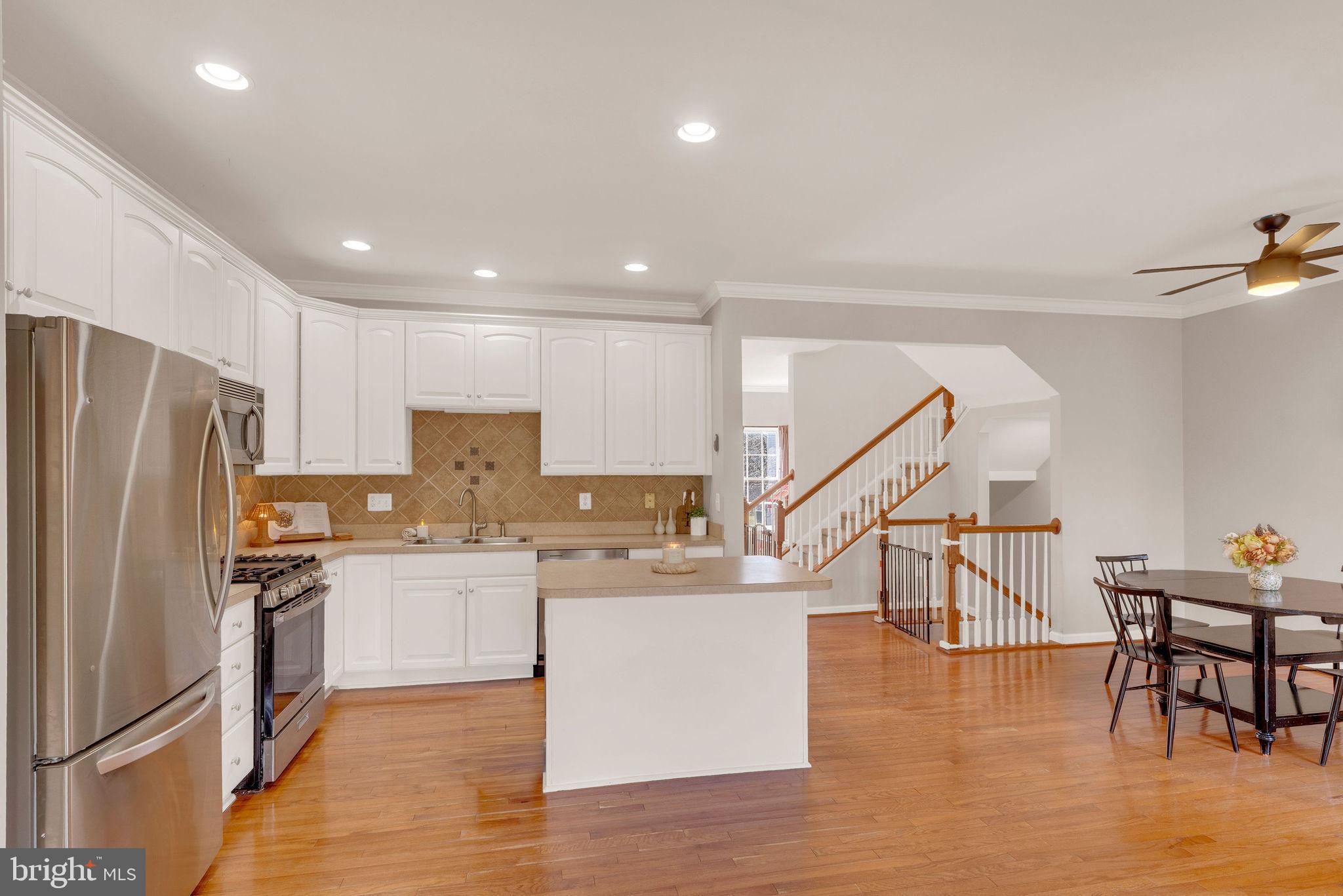 DEVON COURT - Residential