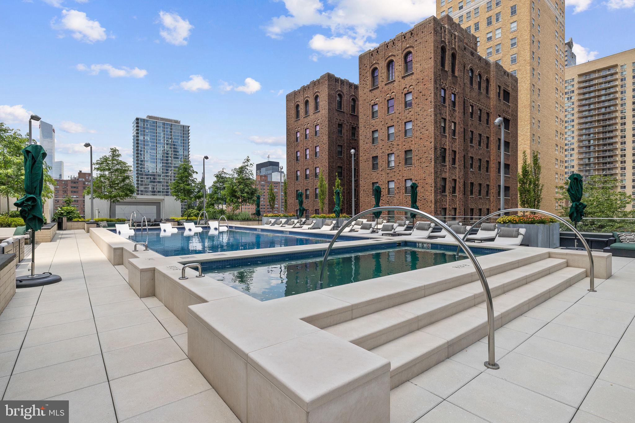 RITTENHOUSE SQUARE - Residential