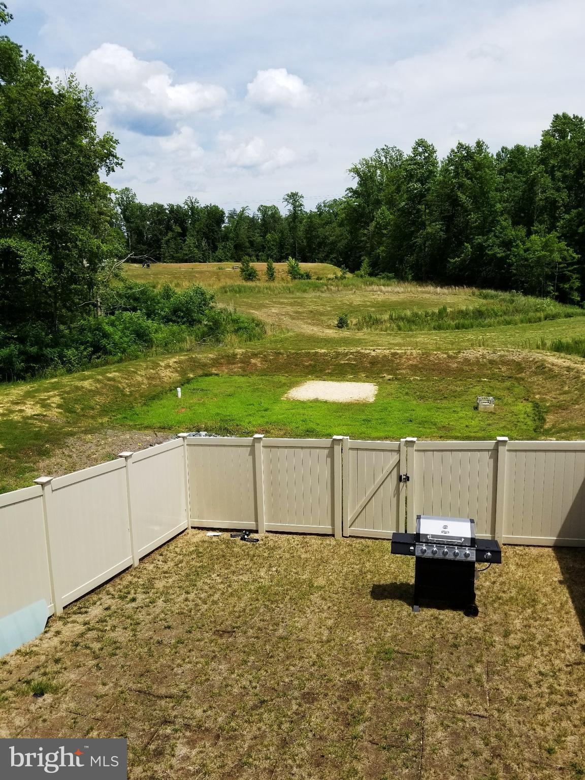 ST CHARLES SUB - FIELDSIDE - Residential Lease