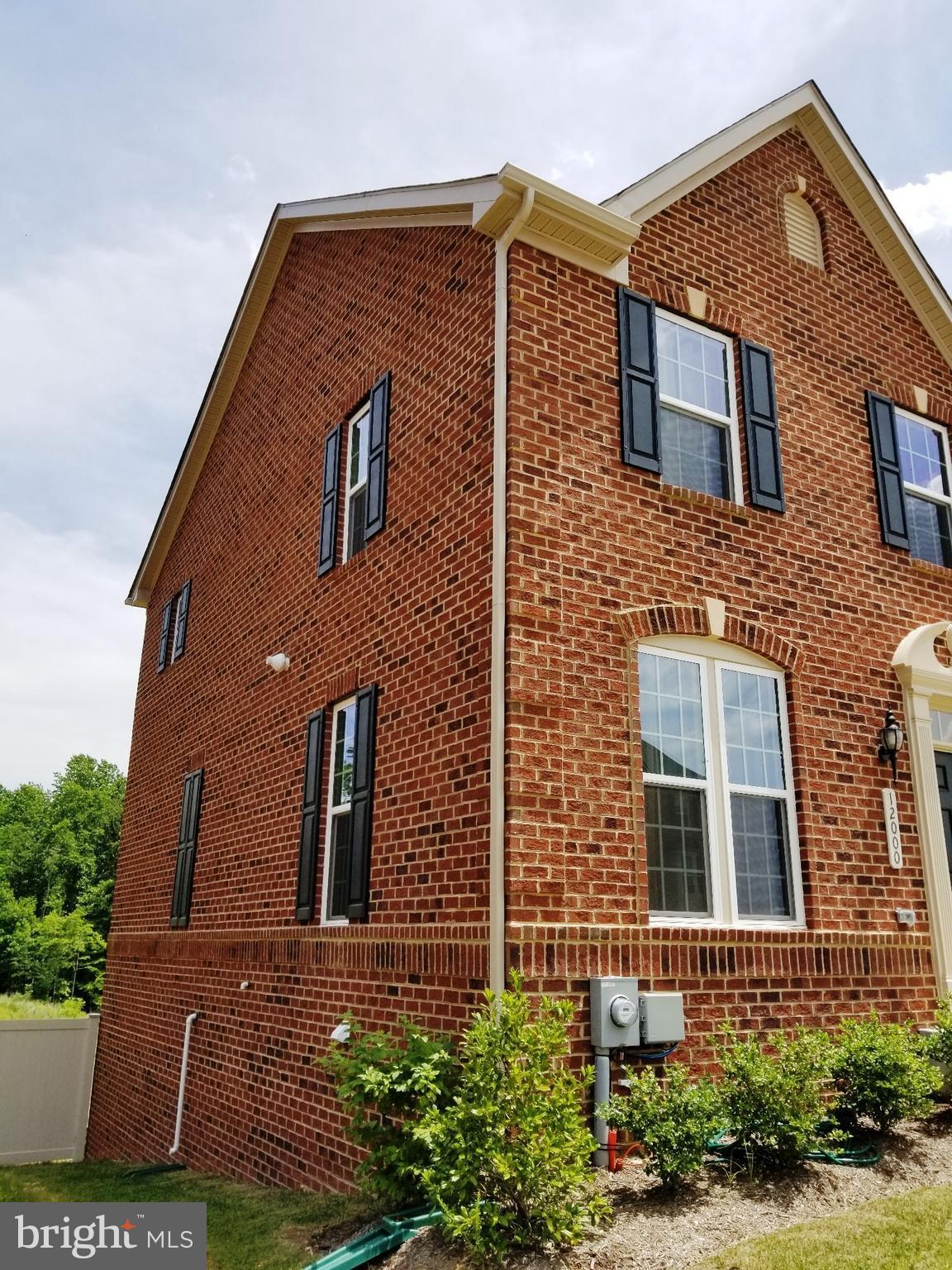 ST CHARLES SUB - FIELDSIDE - Residential Lease