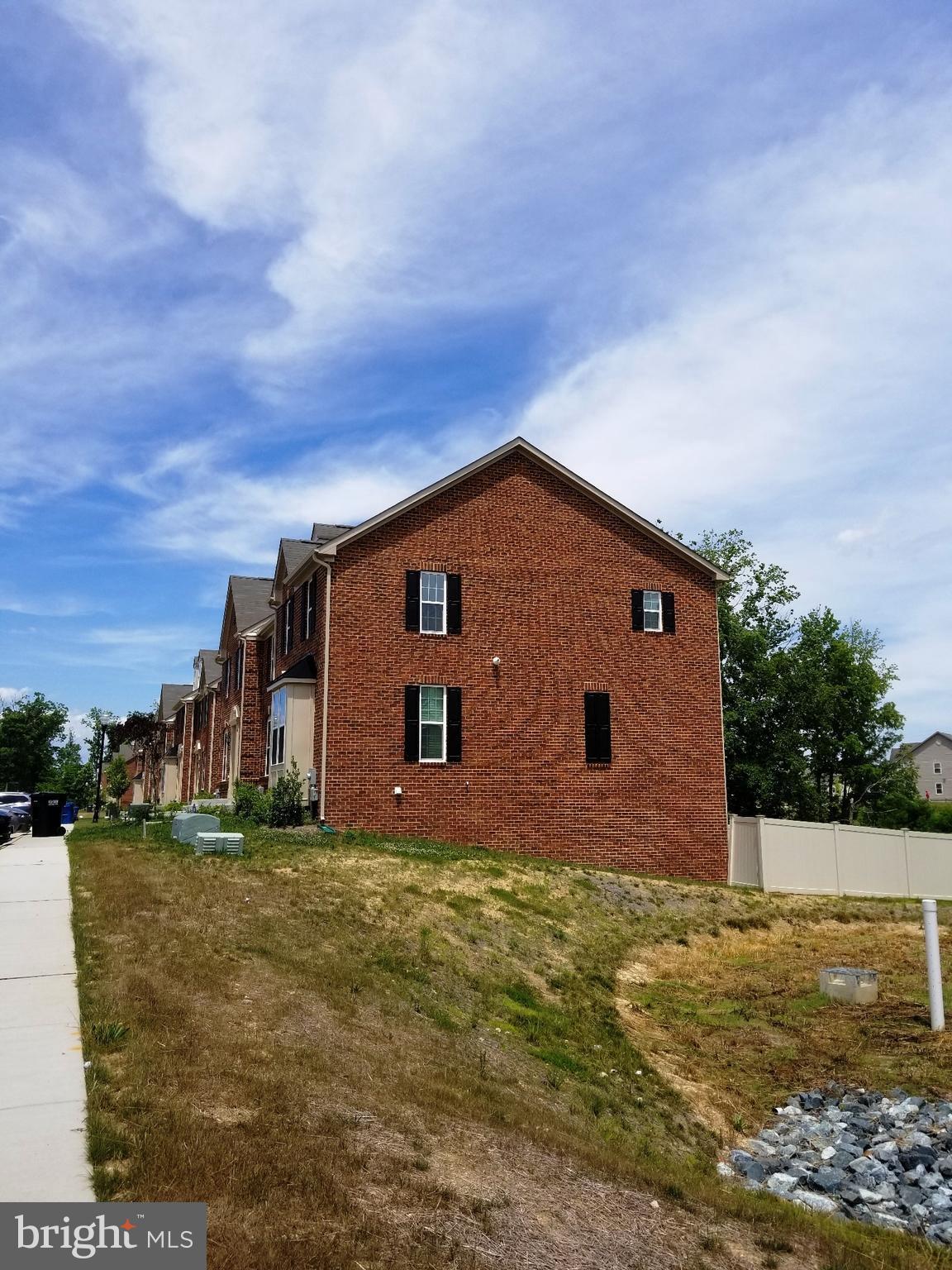 ST CHARLES SUB - FIELDSIDE - Residential Lease