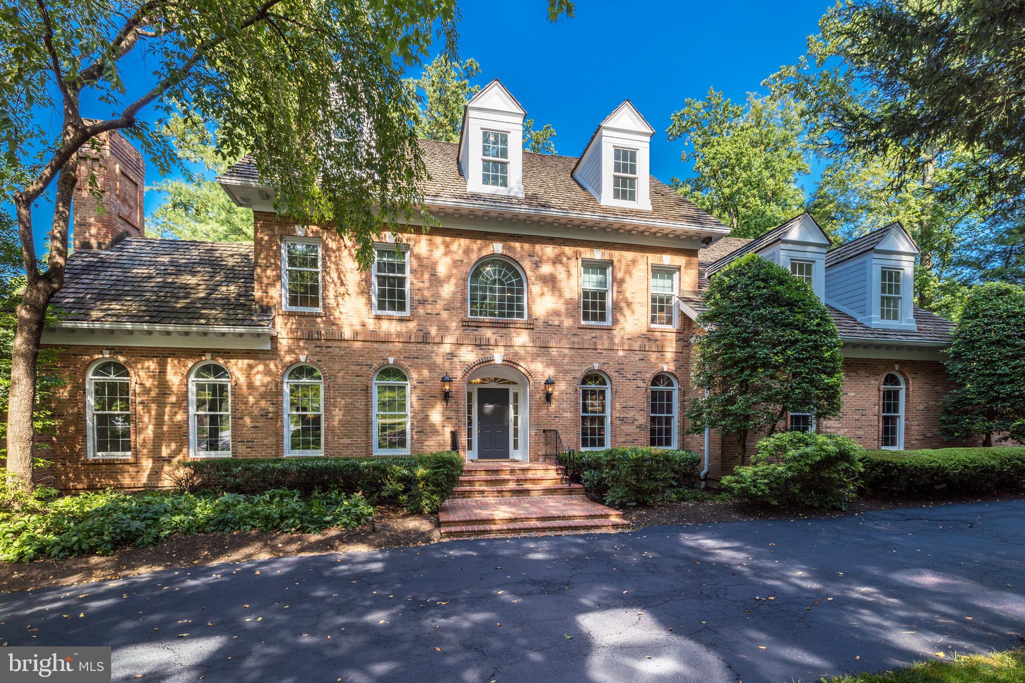 THE COURTS - Residential