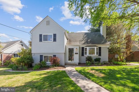 Photo of 5000 EUCLID DR, KENSINGTON, MD 20895 (MLS # MDMC2090294) Photo of 5000 EUCLID DR, KENSINGTON, MD 20895 (MLS # MDMC2090294)