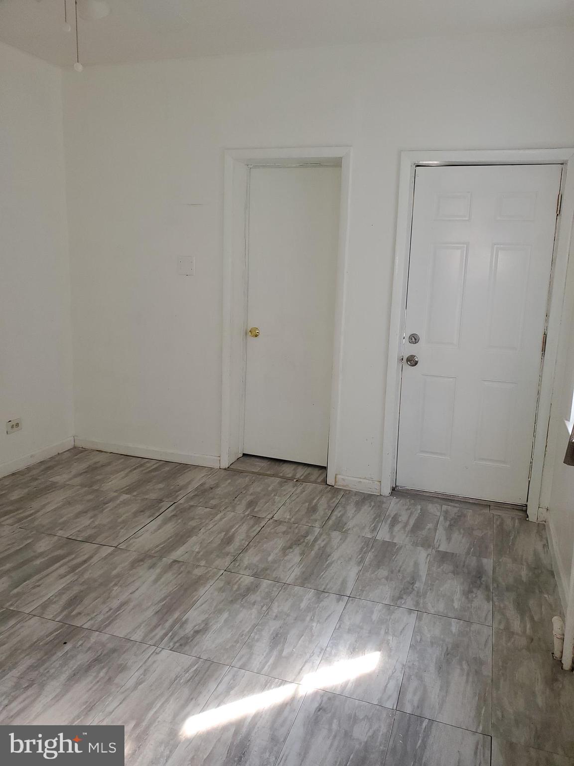 PHILADELPHIA (NORTH) - Residential Lease