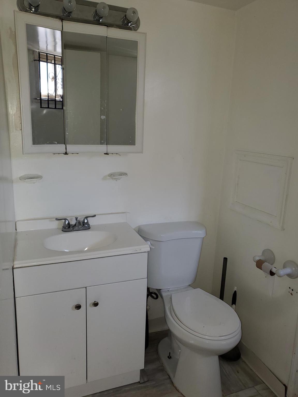 PHILADELPHIA (NORTH) - Residential Lease