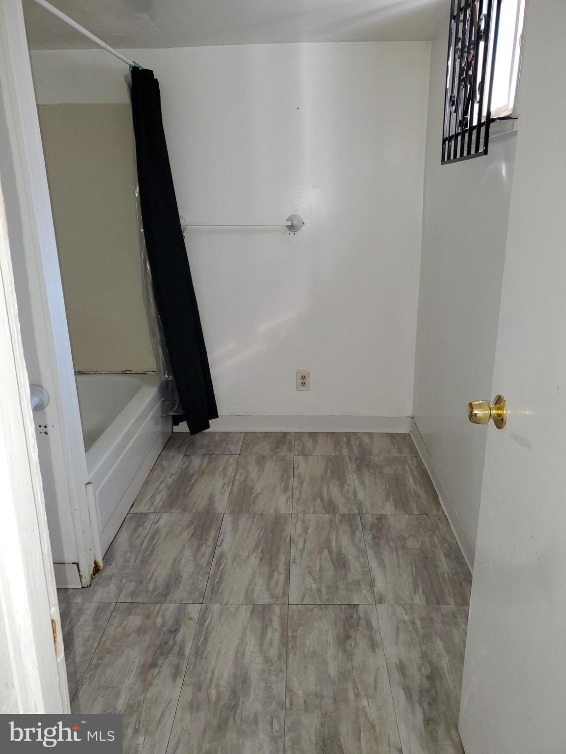 PHILADELPHIA (NORTH) - Residential Lease