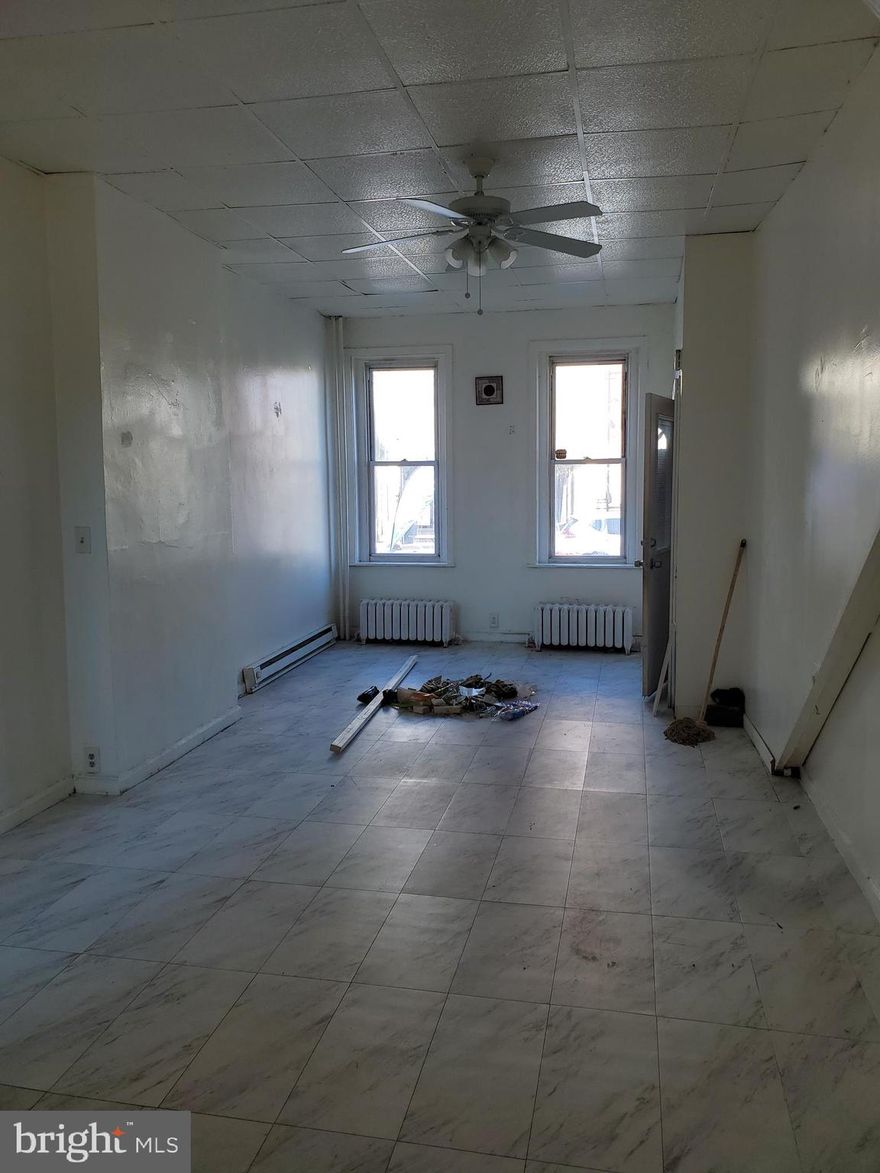 This is a 1st fl, 1 bth apartment.  Fisrt, last and security needed to move in.