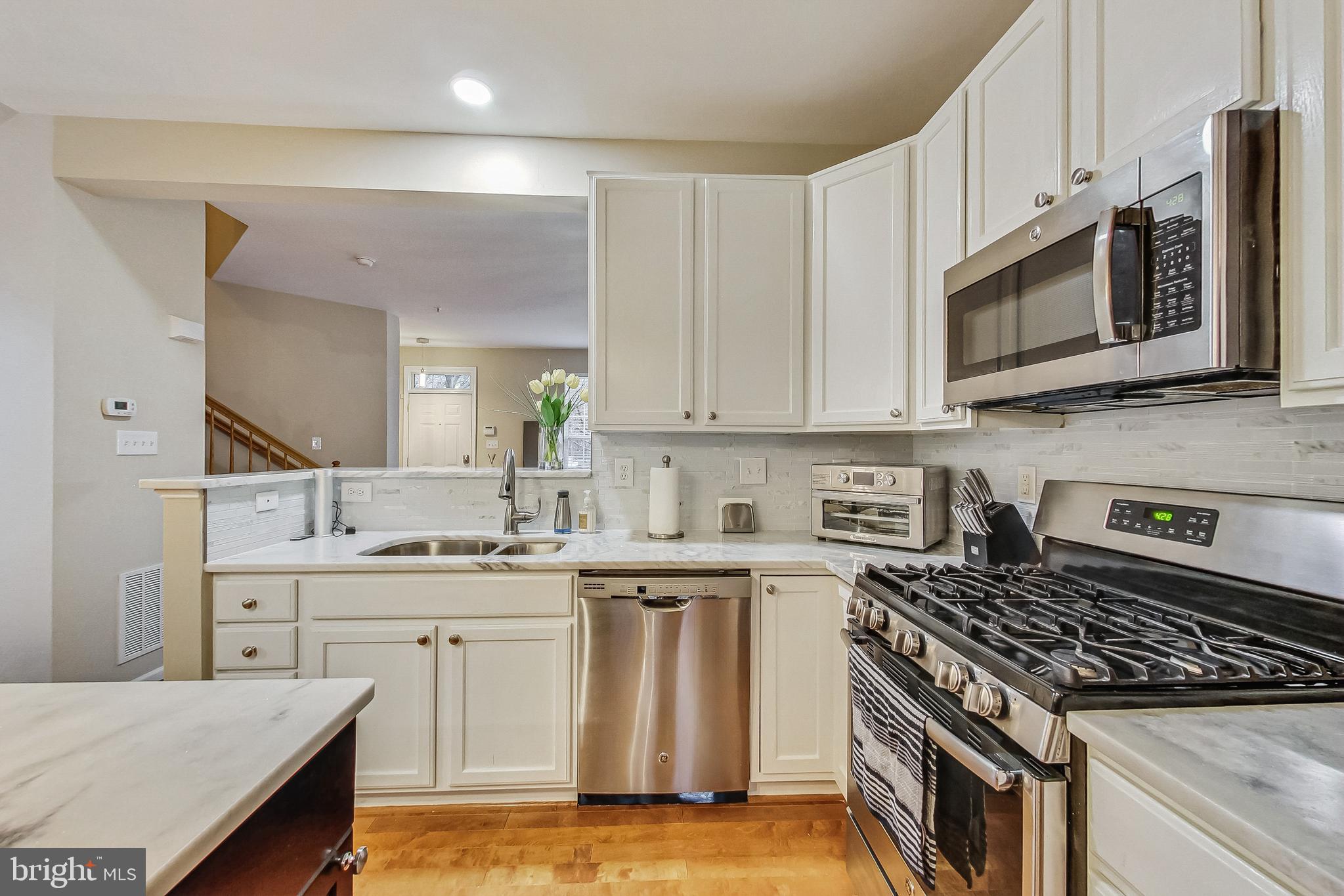 CEDAR POINTE - Residential