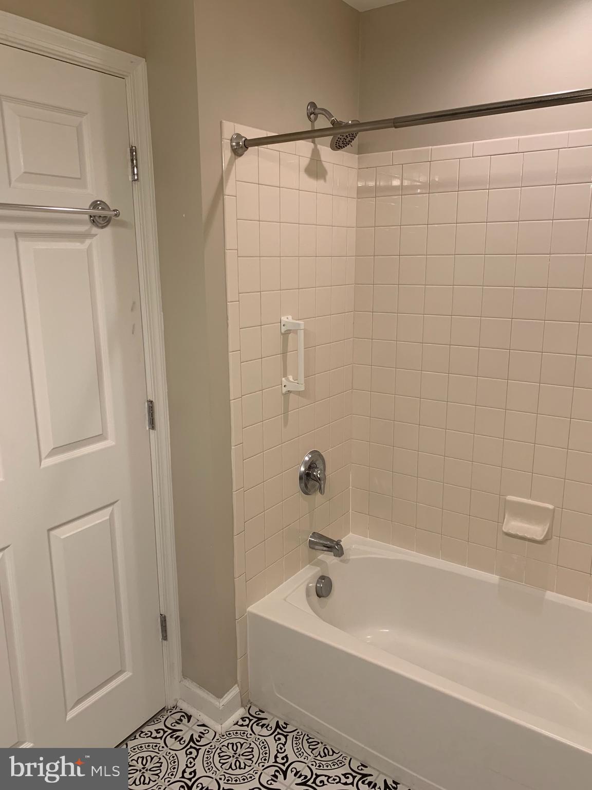 WAVERLY STATION - Residential Lease