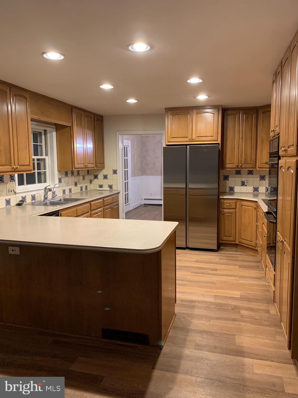 WOODSIDE ESTATES - Residential Lease