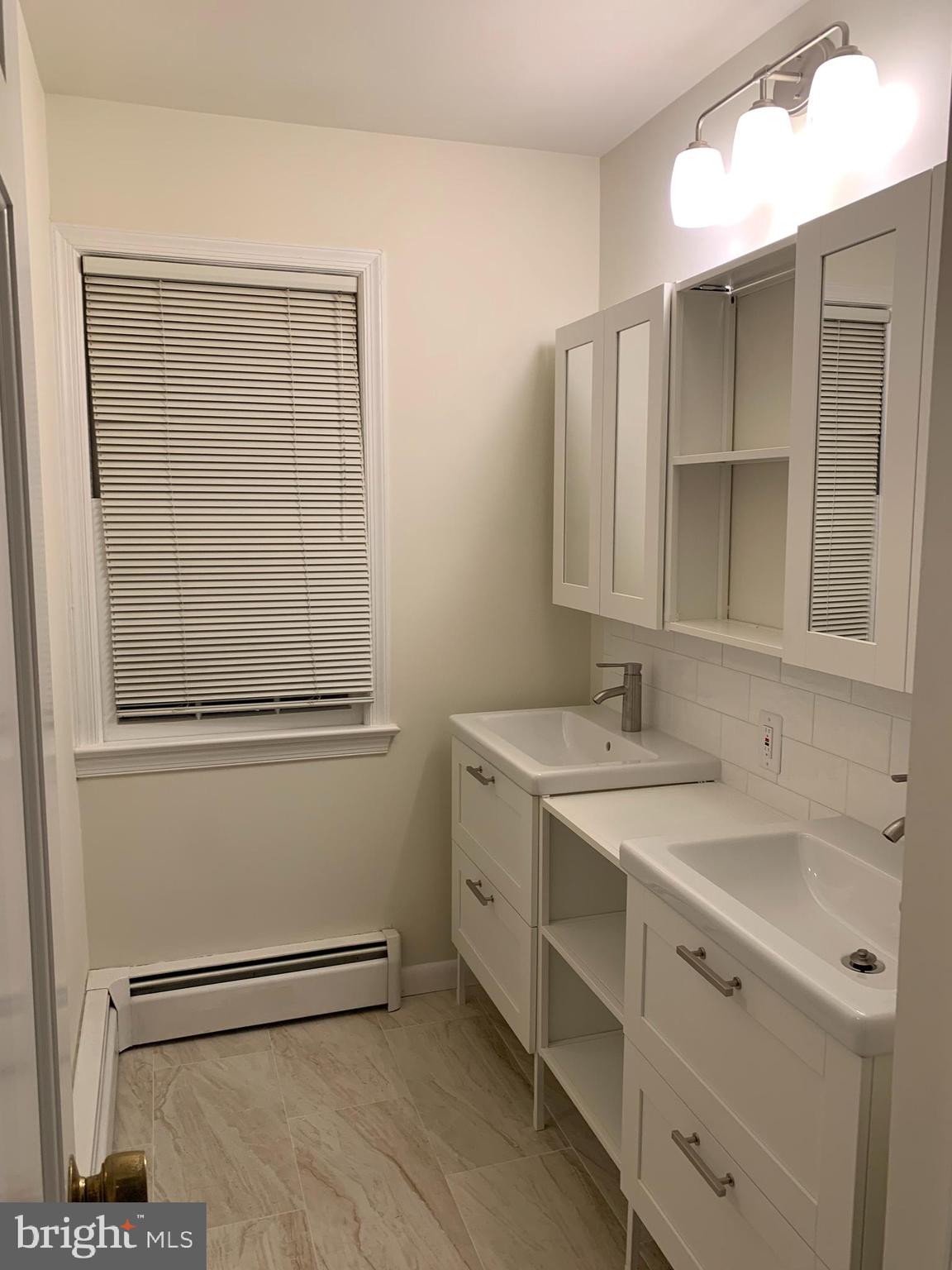 WOODSIDE ESTATES - Residential Lease