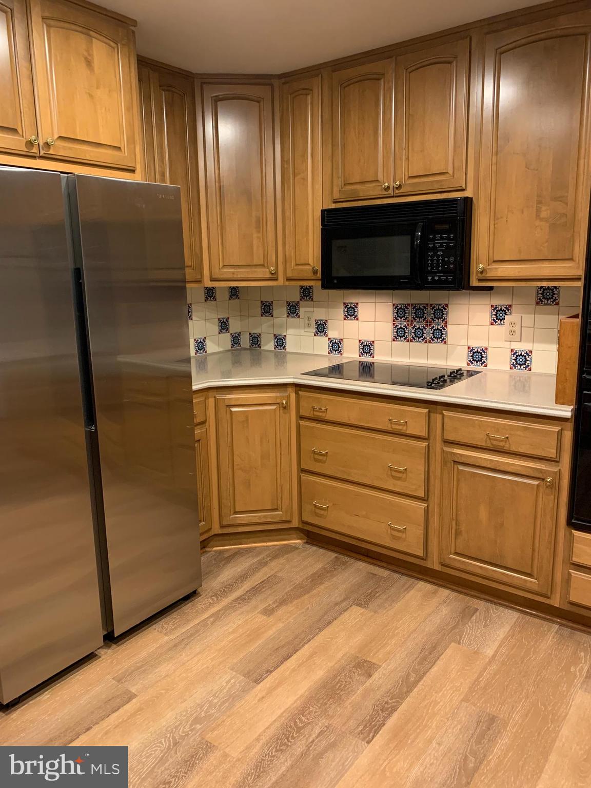 WOODSIDE ESTATES - Residential Lease