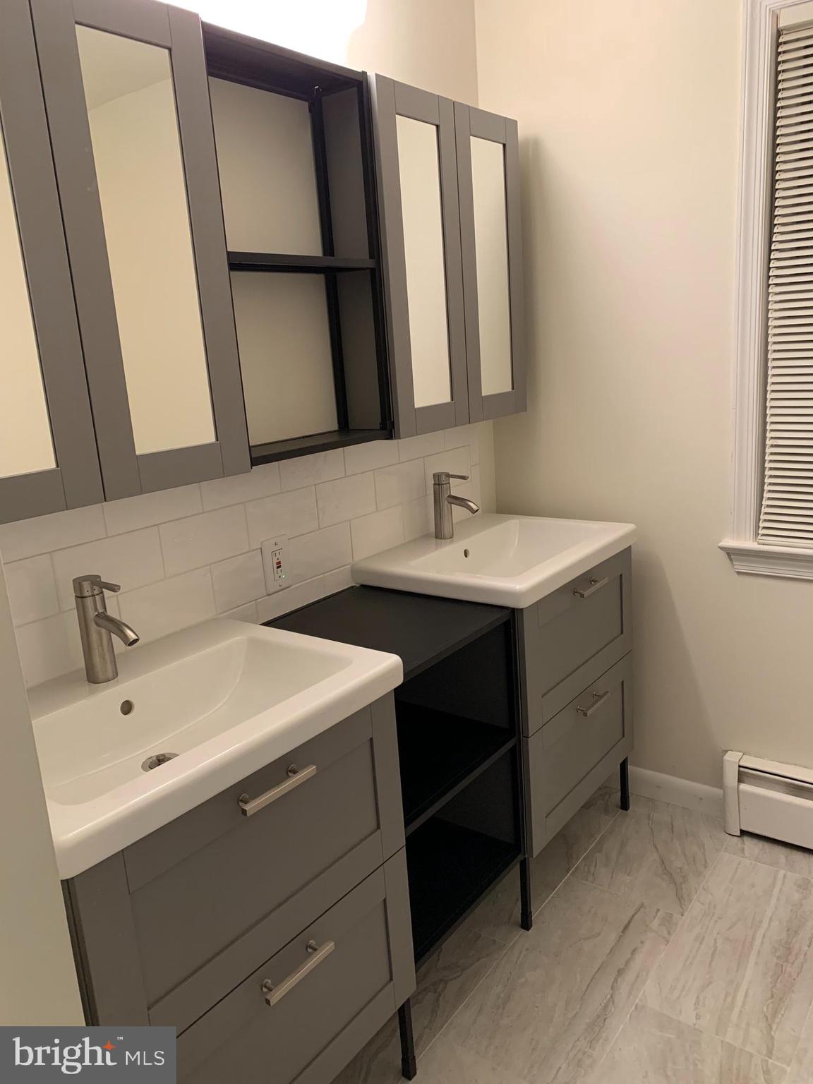 WOODSIDE ESTATES - Residential Lease