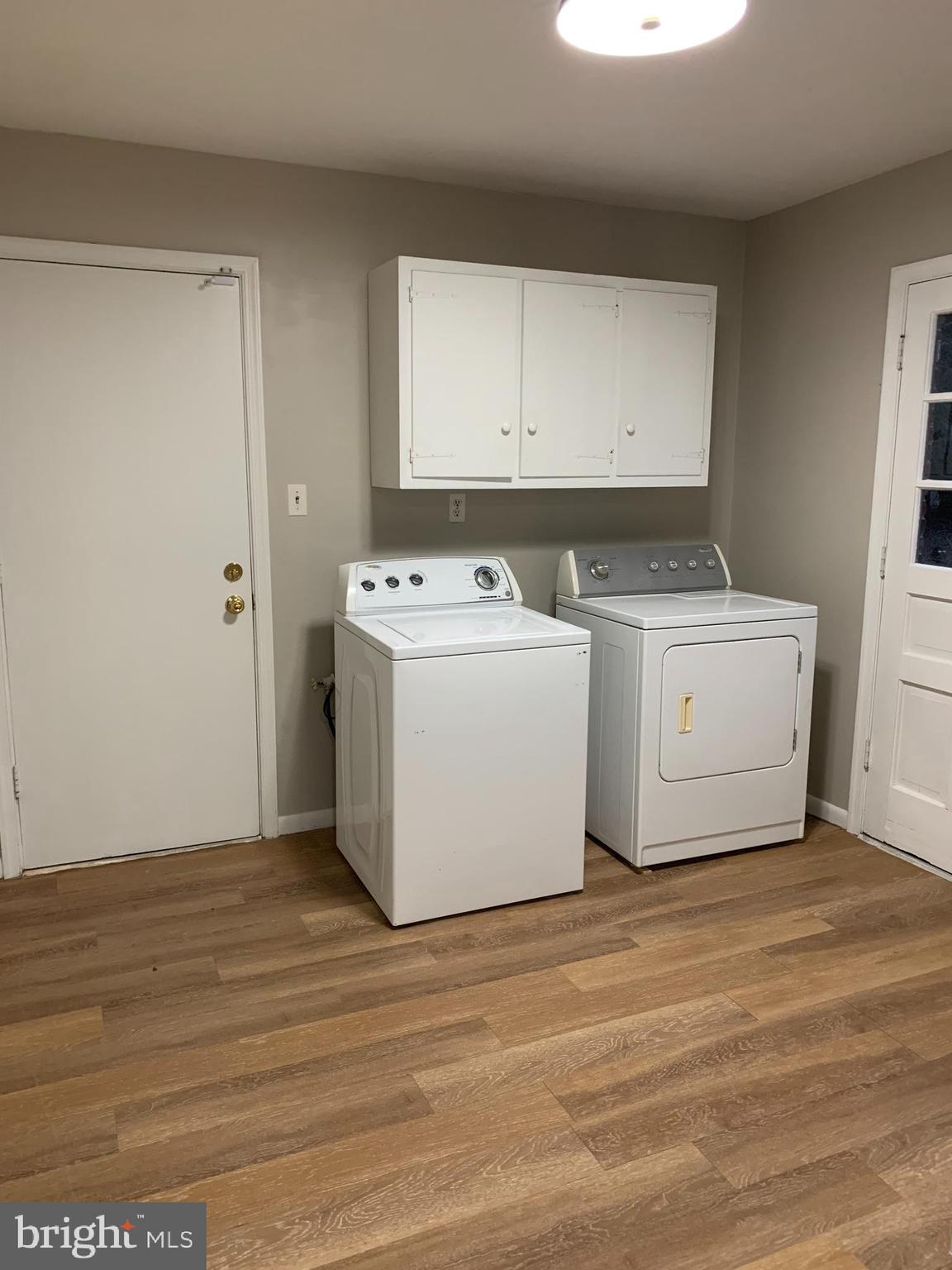 WOODSIDE ESTATES - Residential Lease