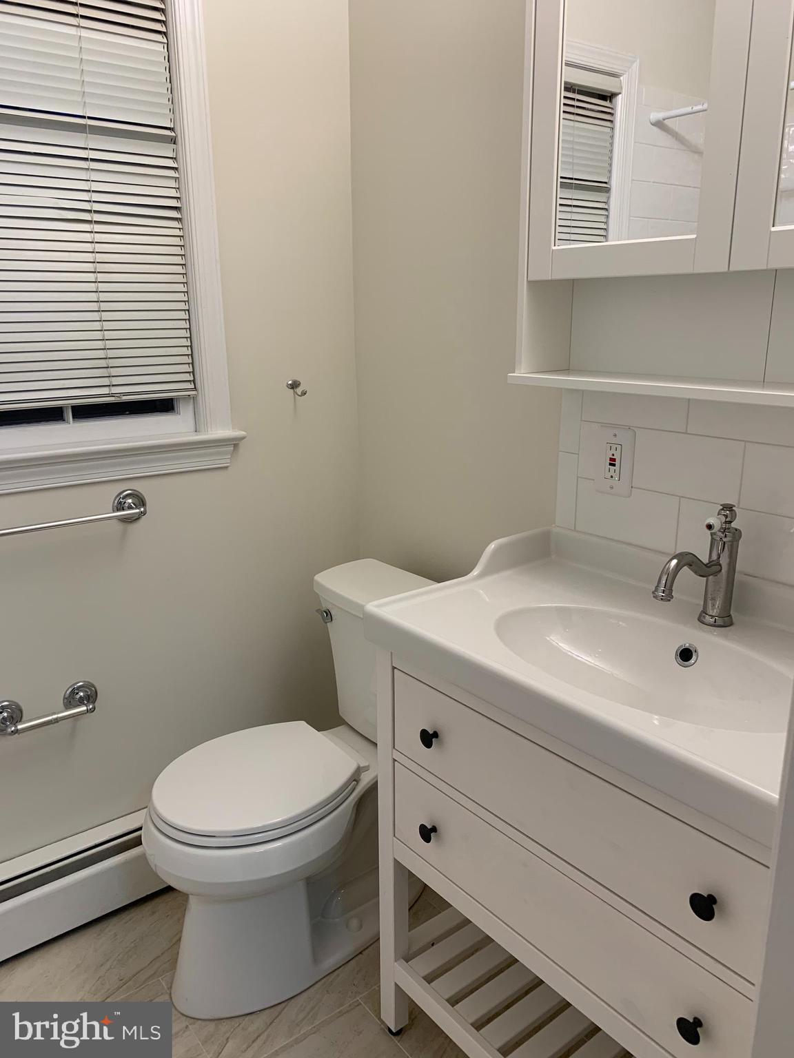 WOODSIDE ESTATES - Residential Lease