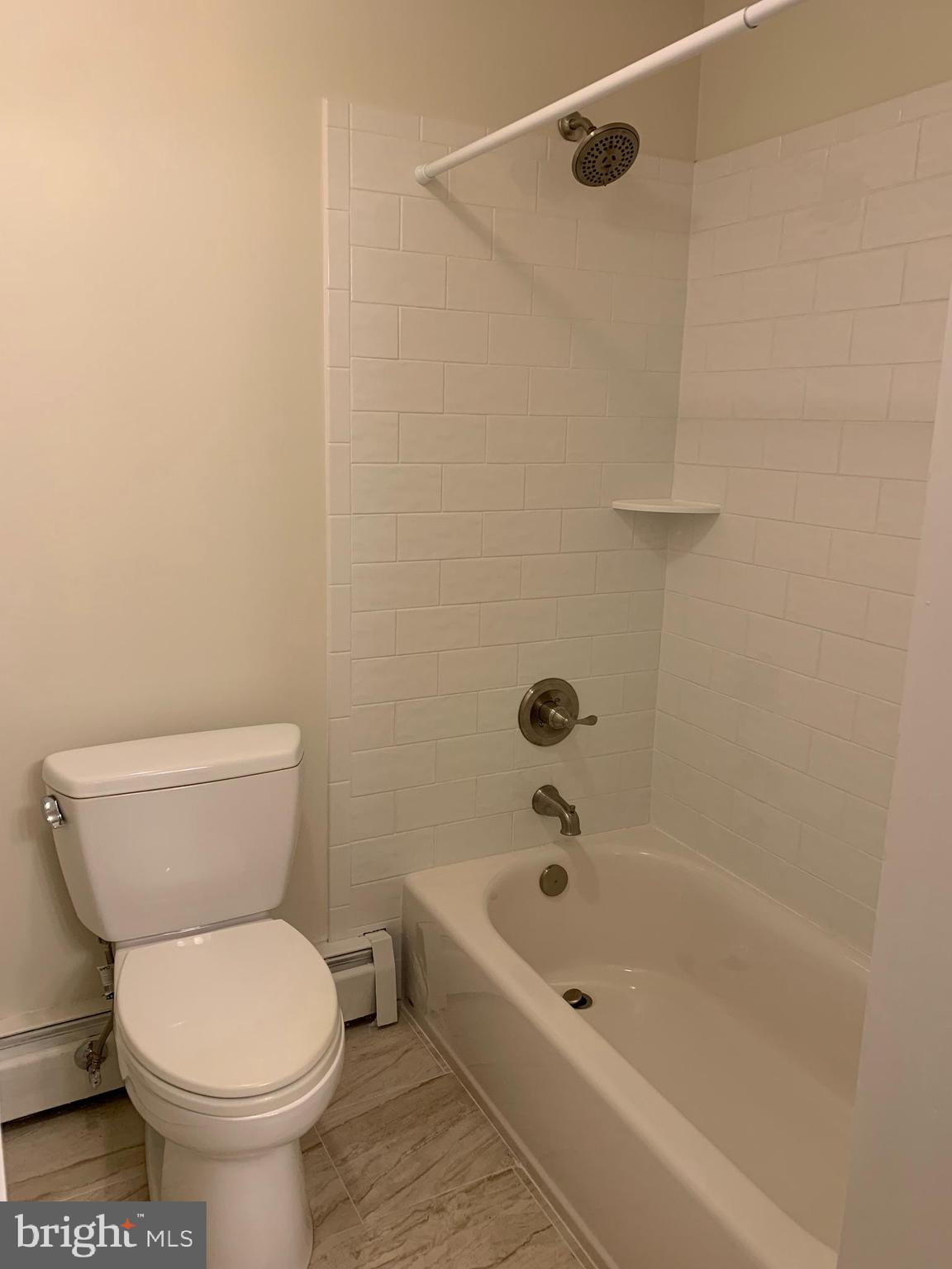 WOODSIDE ESTATES - Residential Lease