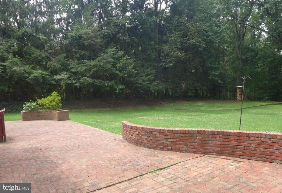 WOODSIDE ESTATES - Residential Lease