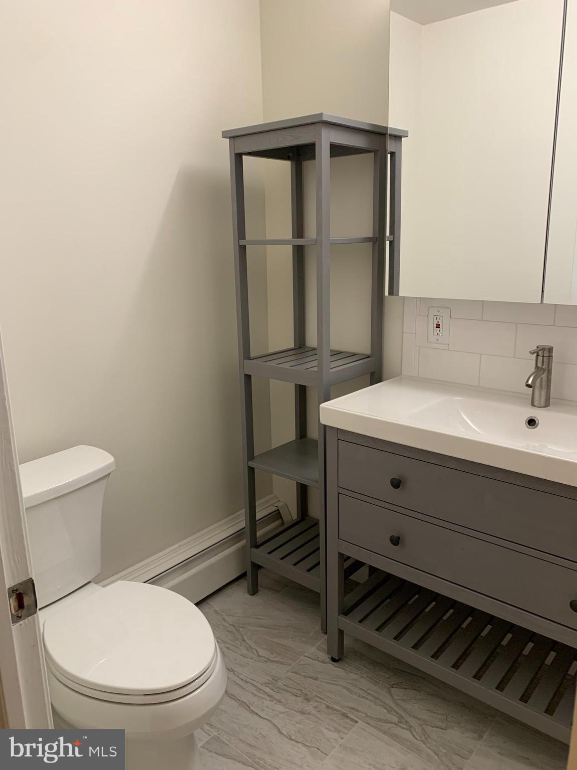 WOODSIDE ESTATES - Residential Lease