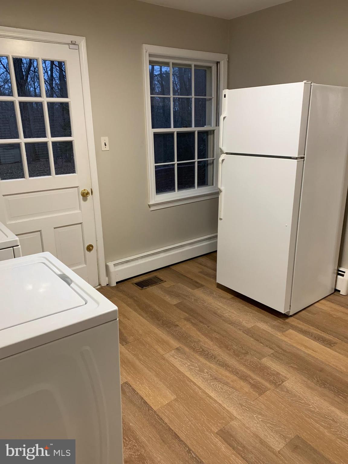 WOODSIDE ESTATES - Residential Lease