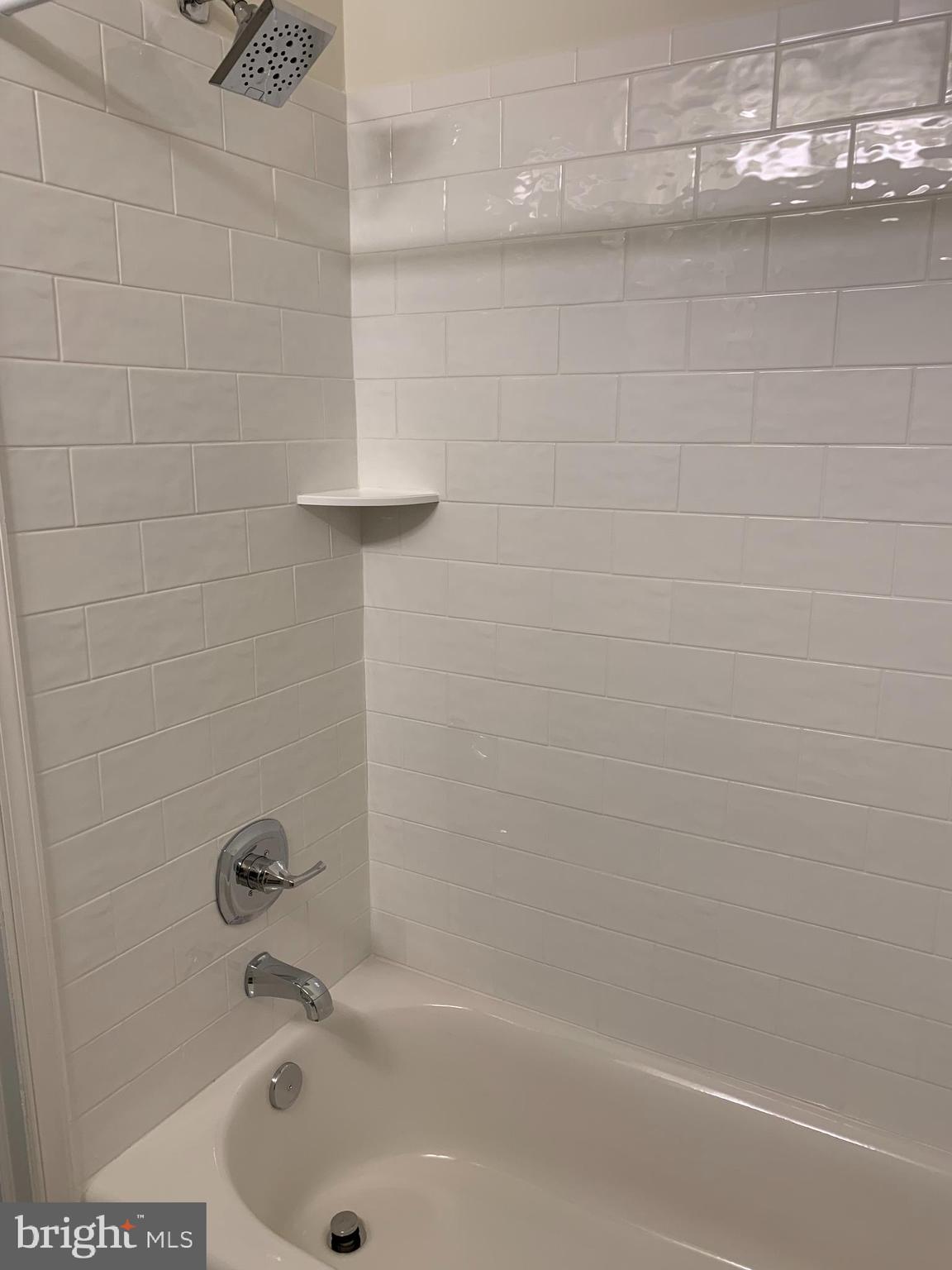 WOODSIDE ESTATES - Residential Lease