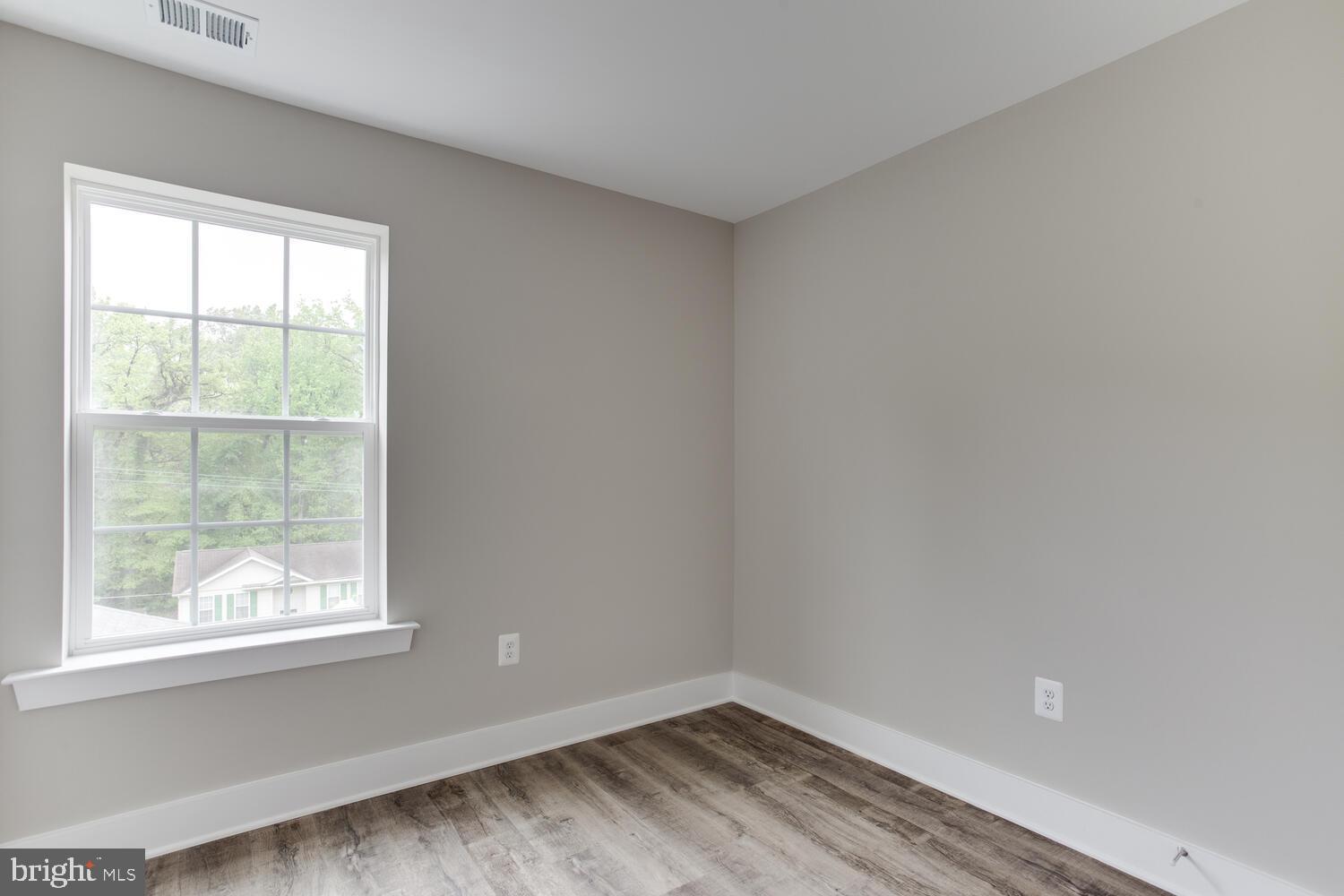 WEST LANHAM - Residential