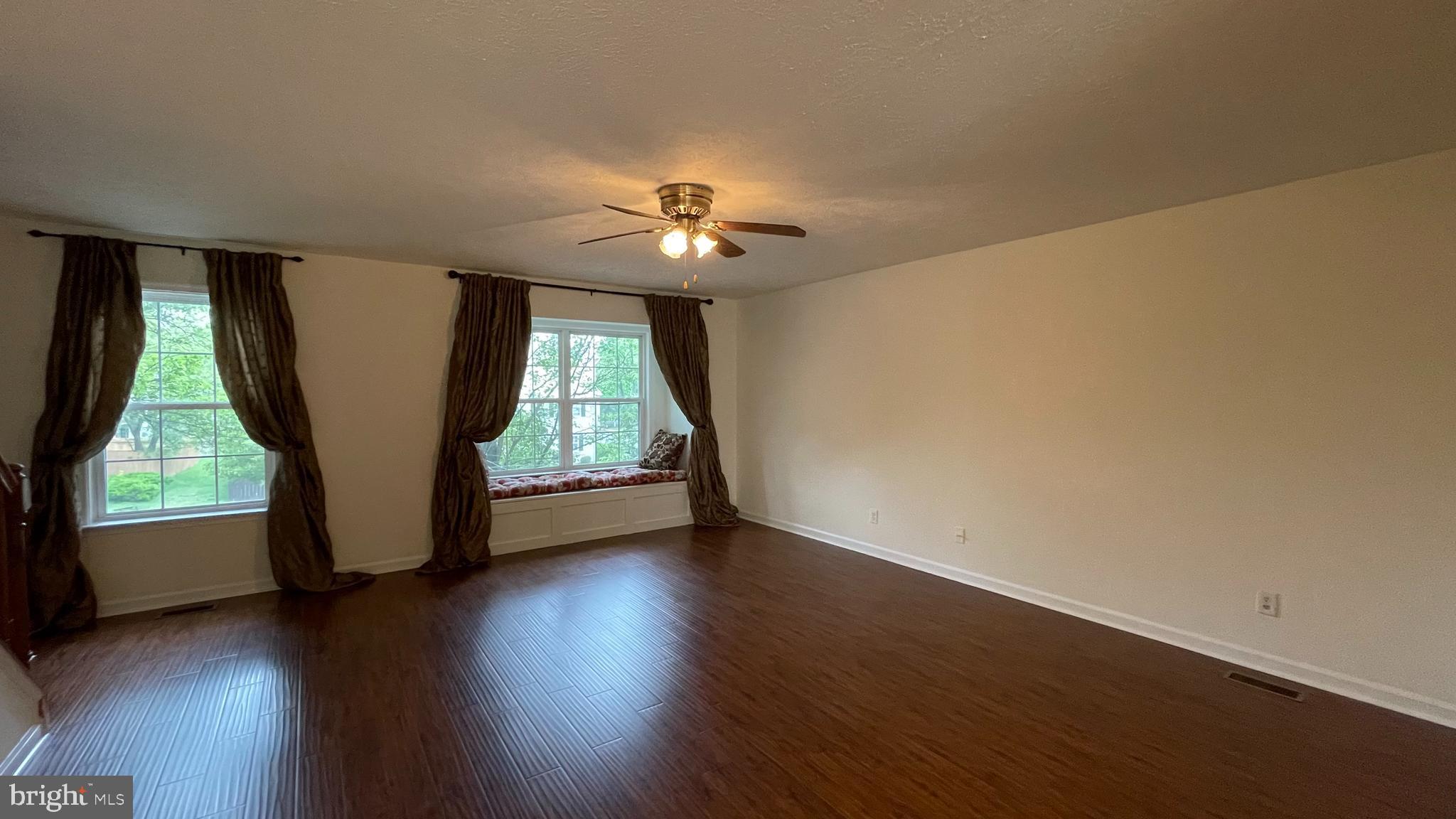 CHARLESTOWN COMMONS - Residential Lease