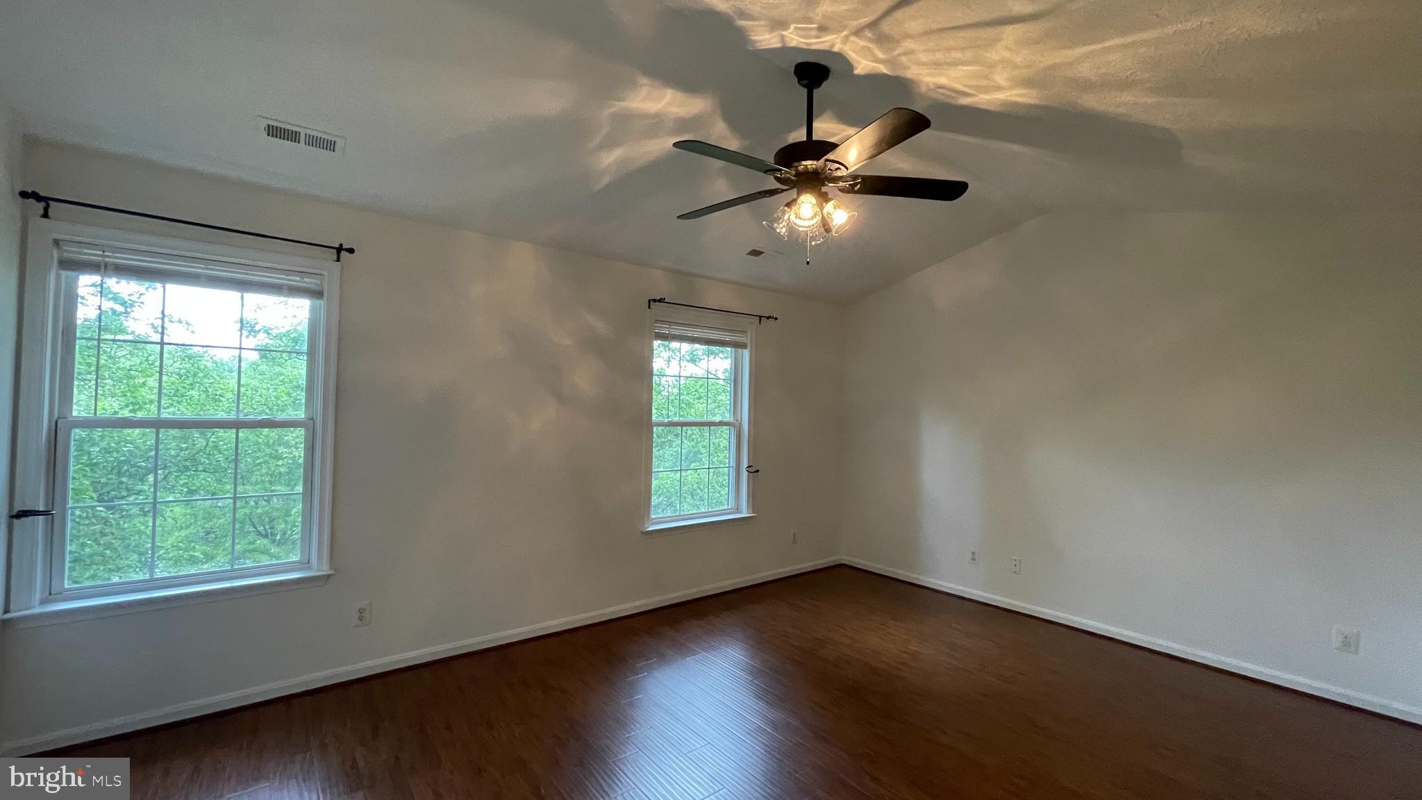 CHARLESTOWN COMMONS - Residential Lease