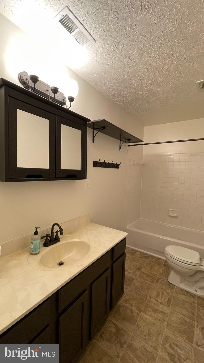 CHARLESTOWN COMMONS - Residential Lease