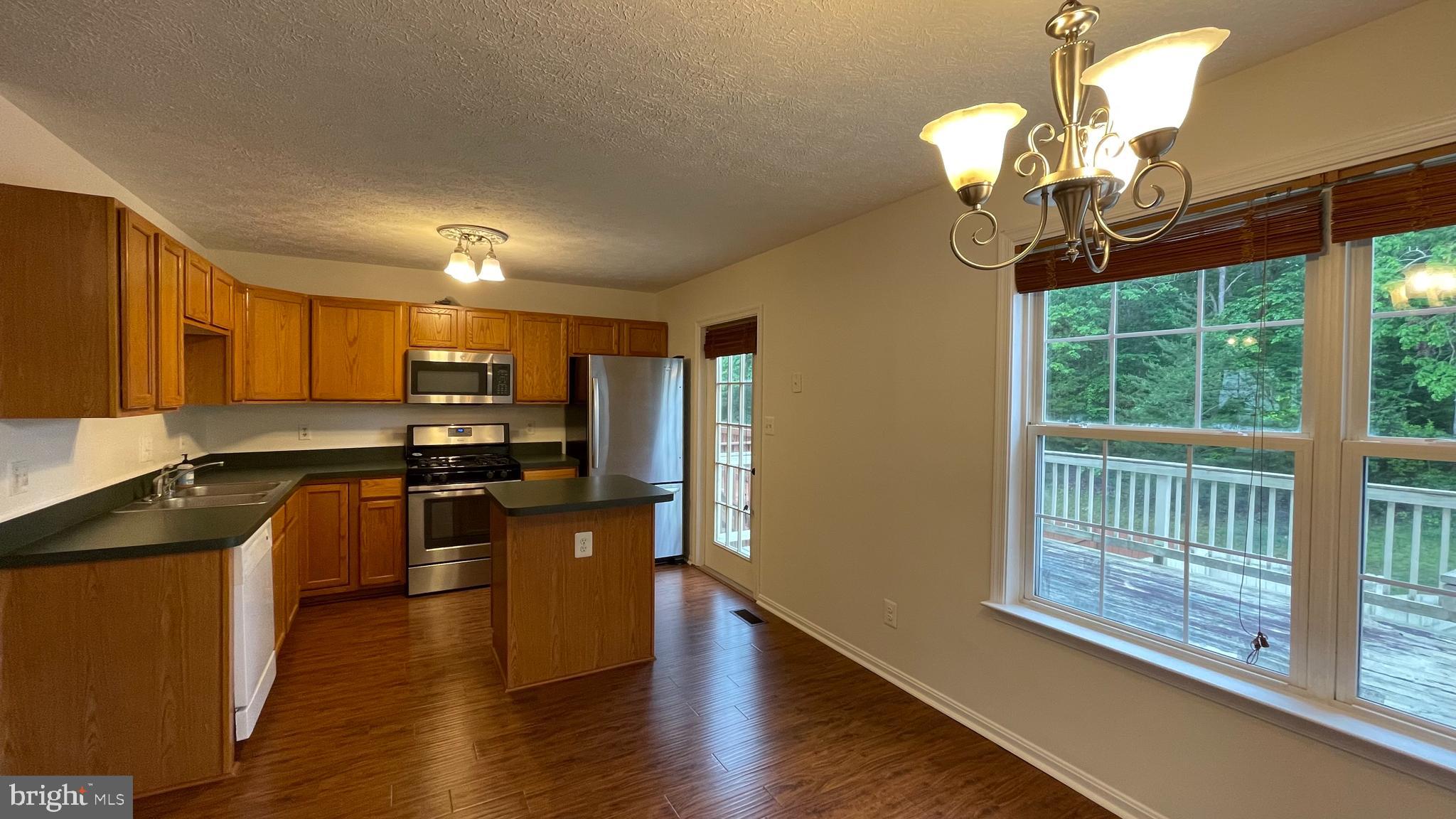 CHARLESTOWN COMMONS - Residential Lease