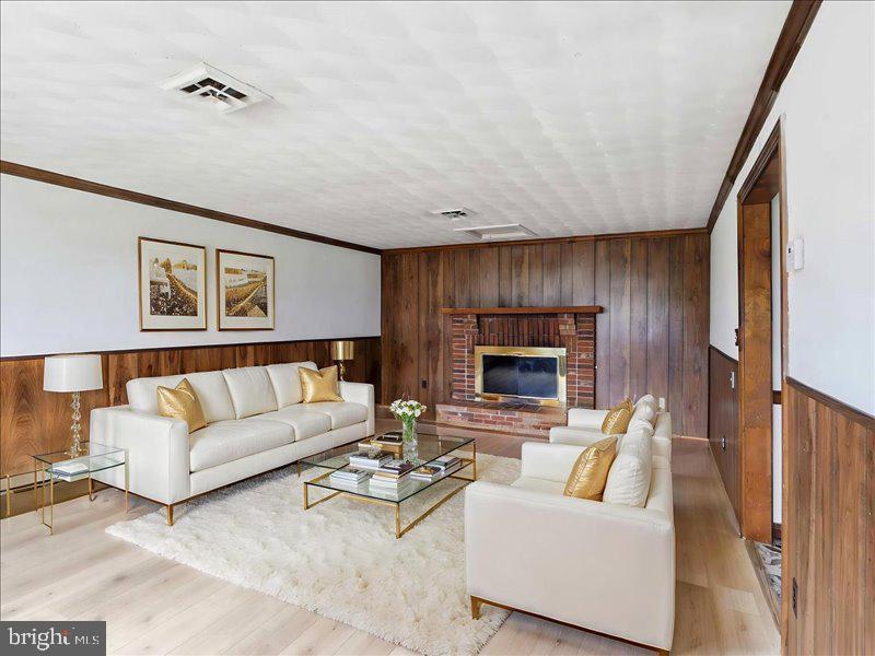 SPRINGFIELD FOREST - Residential