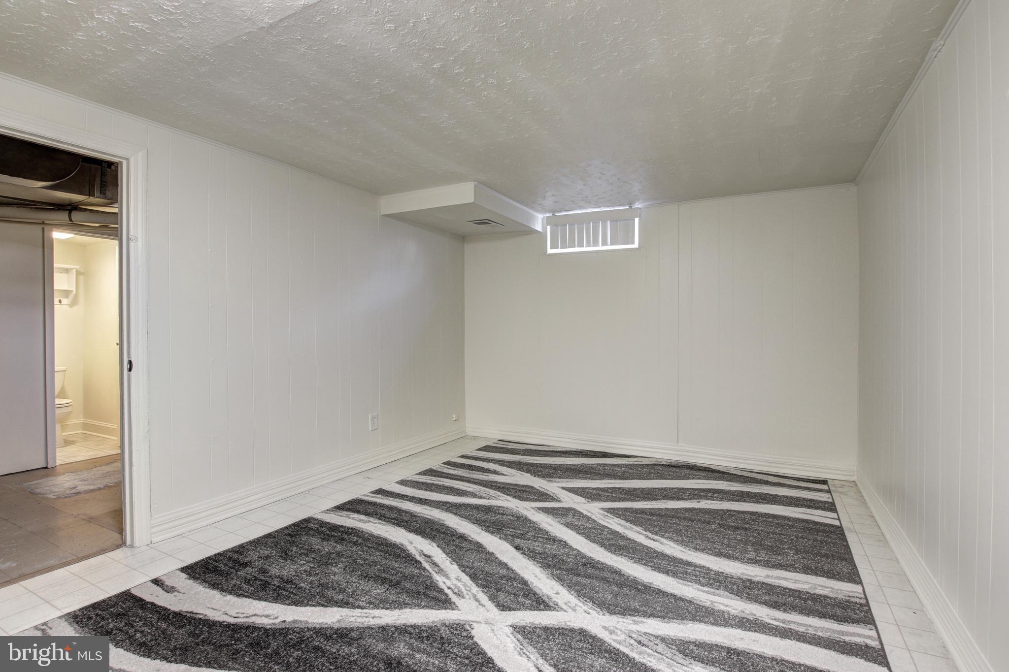 JEFFERSON MANOR - Residential Lease