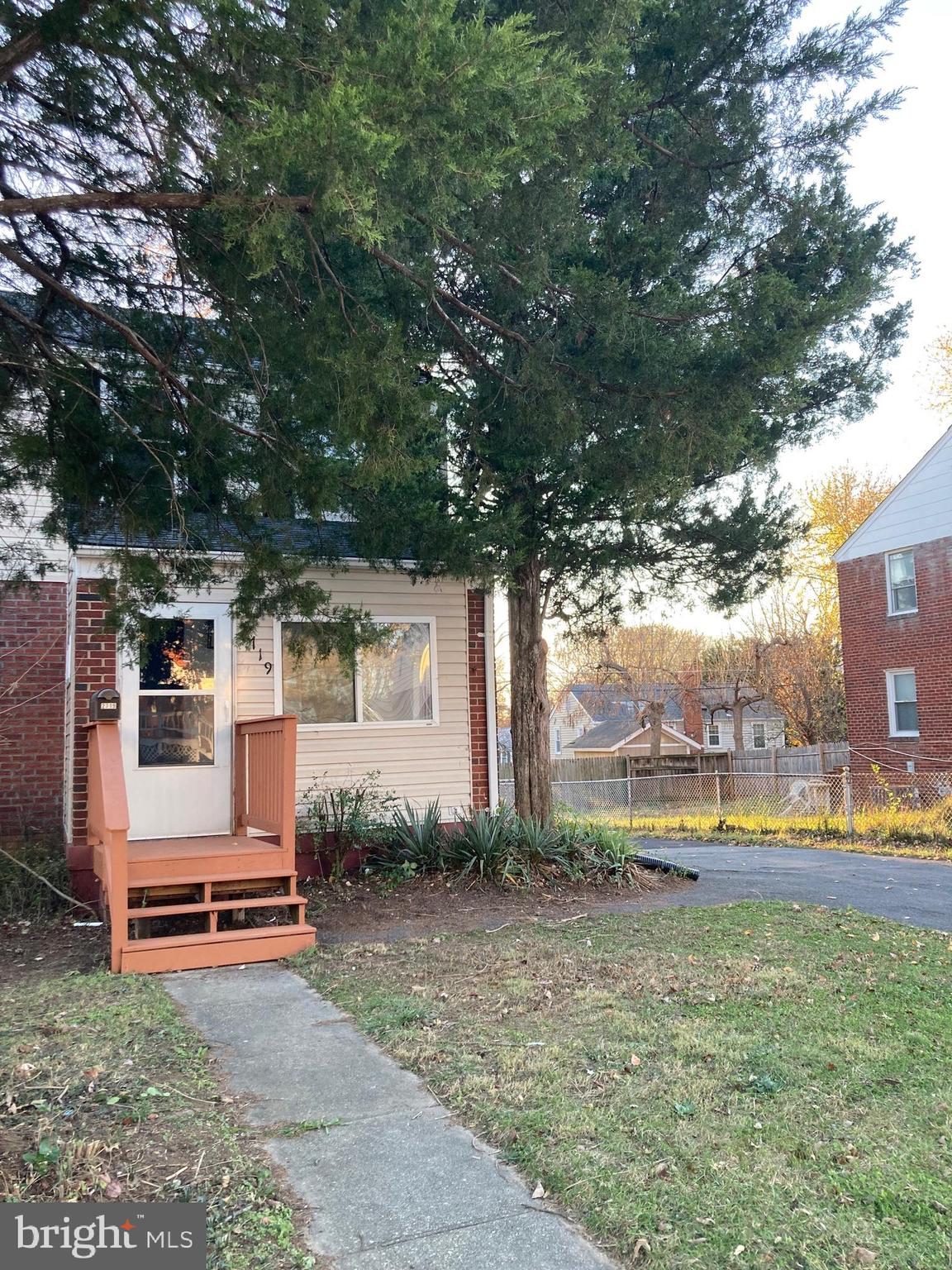 JEFFERSON MANOR - Residential Lease