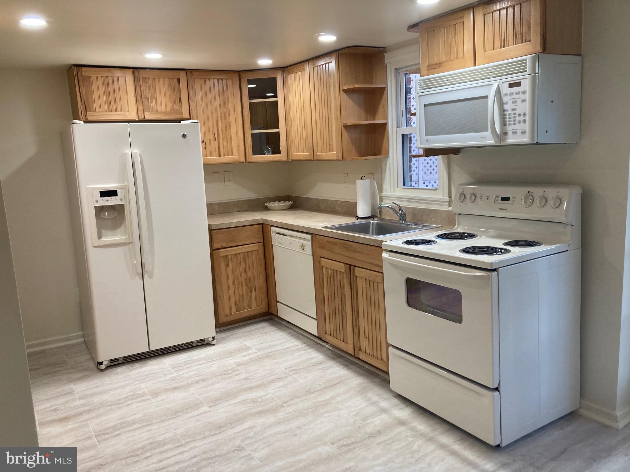 JEFFERSON MANOR - Residential Lease