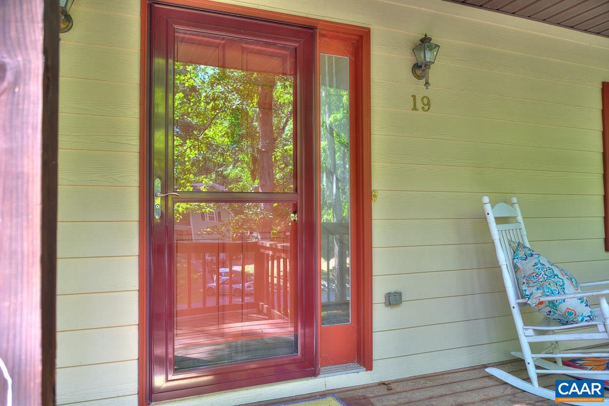 LAKE MONTICELLO - Residential