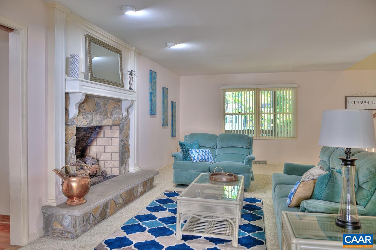 LAKE MONTICELLO - Residential