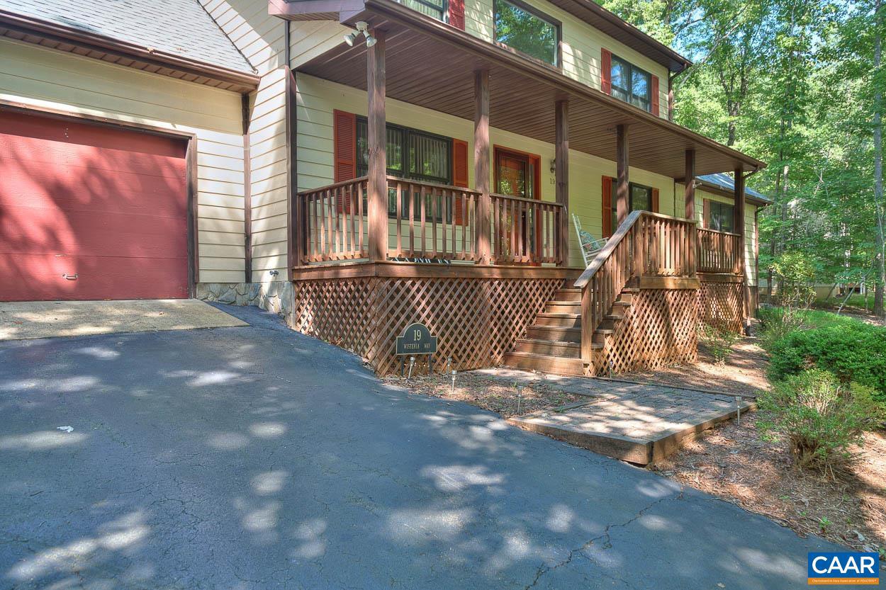 LAKE MONTICELLO - Residential