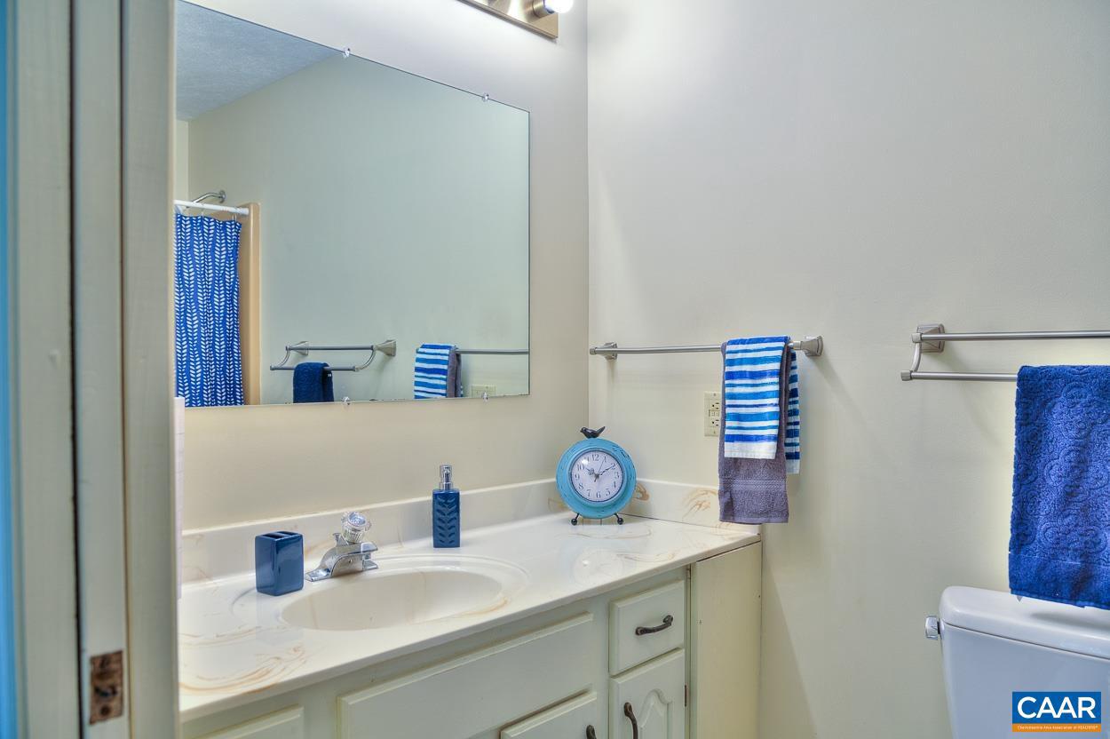 LAKE MONTICELLO - Residential