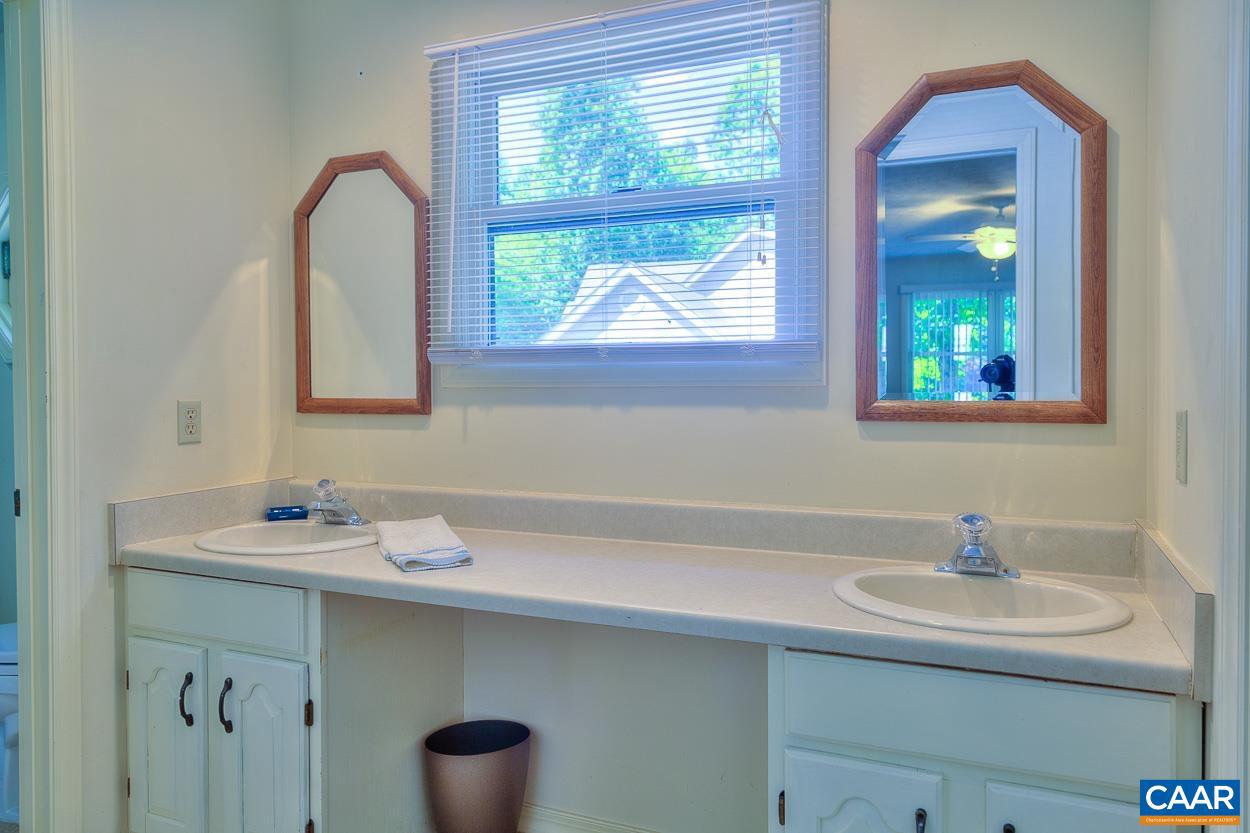 LAKE MONTICELLO - Residential